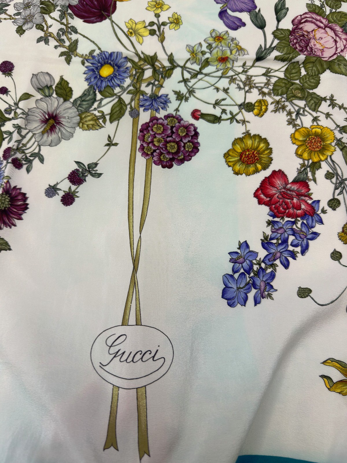 Vintage Gucci Botanical Floral Silk Scarf Hand Rolled Italy 82cm Archive