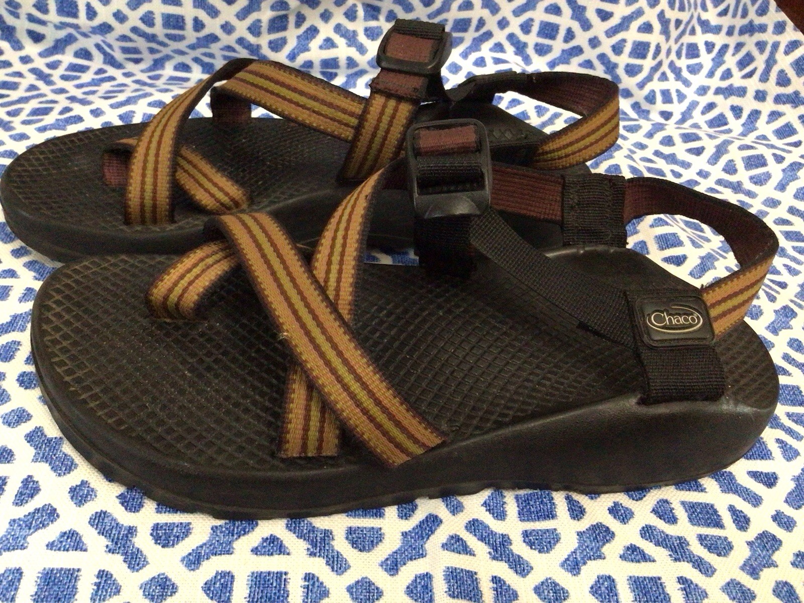 Chaco Toe Loop Women’s Sandals Stripe. 10.25” Sole=7 Or 7.5 Size No Tag +++nice