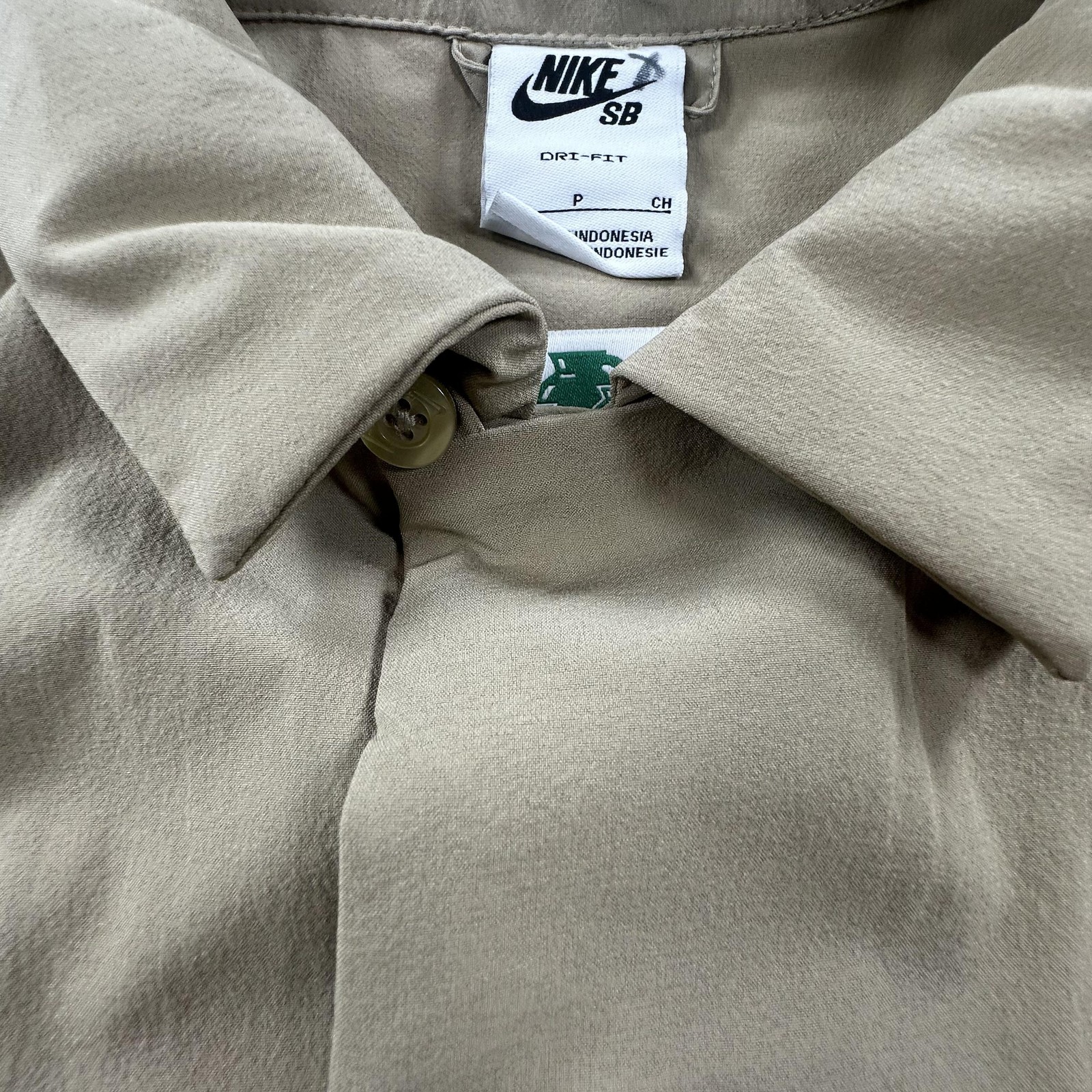 Nike SB Jarritos Dri-FIT Bowling Shirt Mens Small Beige Short Sleeve DV9077