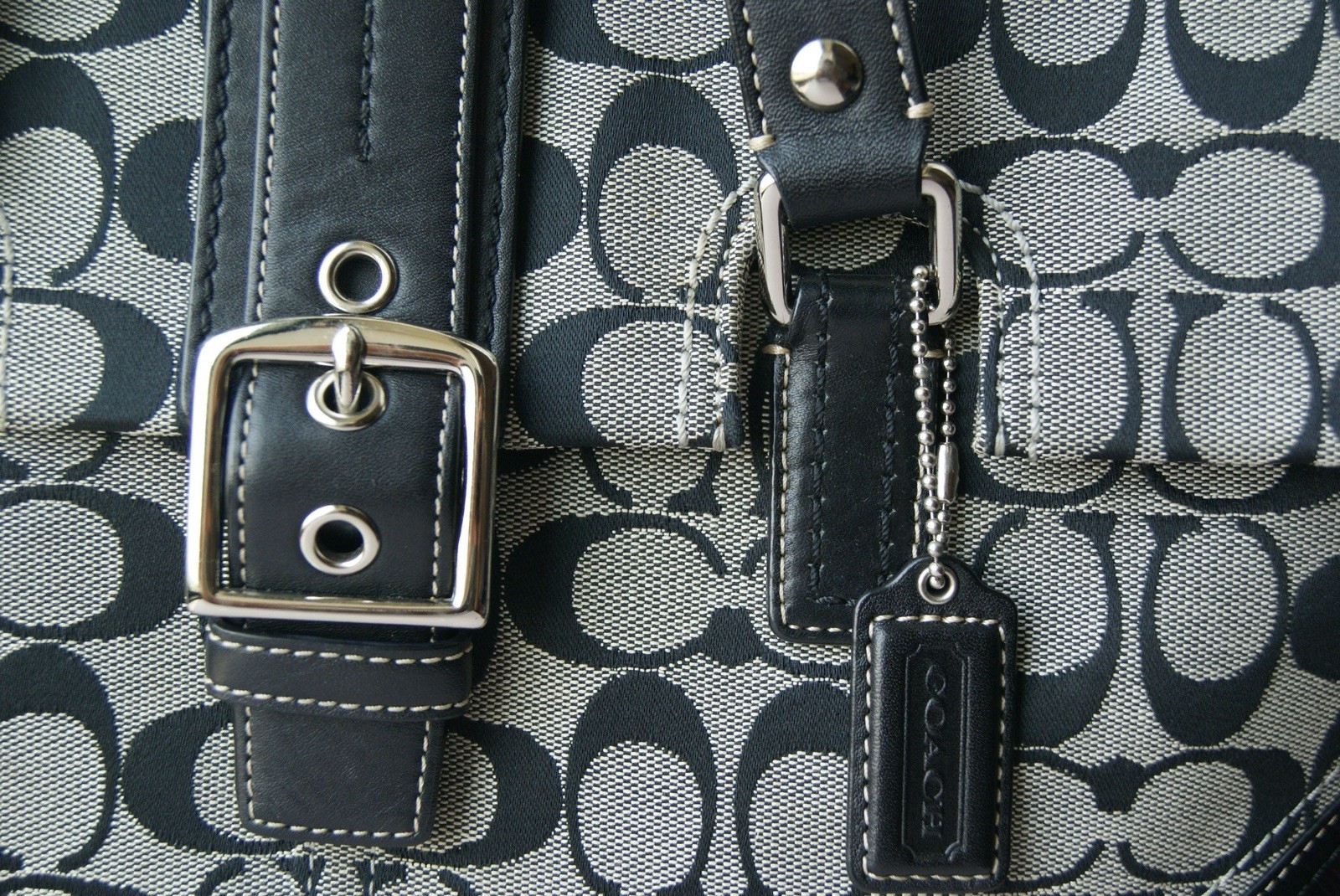 Vintage Coach Soho Flap Shoulder Bag Signature Canvas Black Gray Buckle F12644