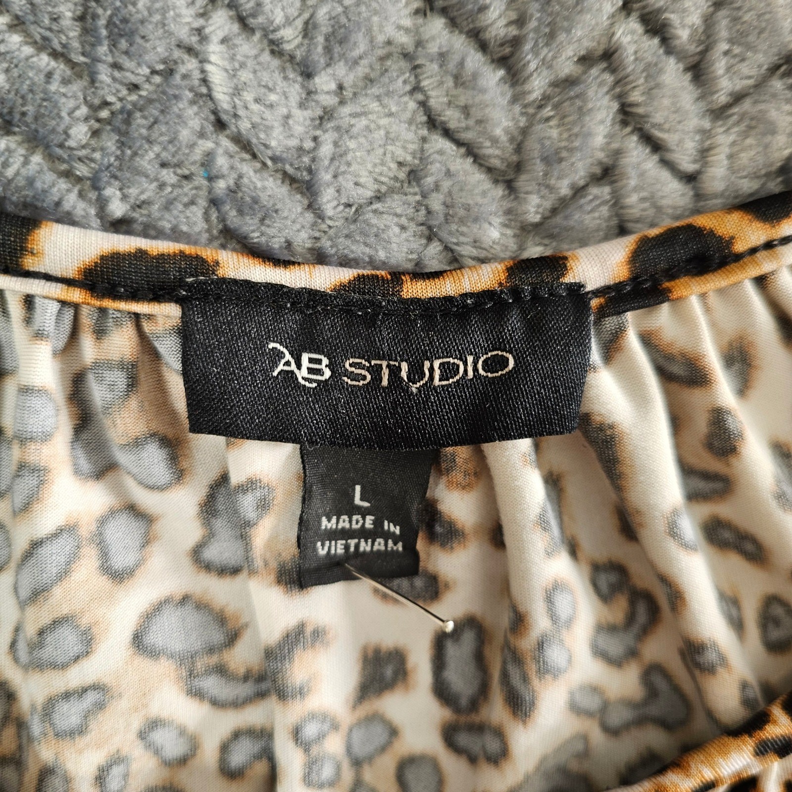Womens Leopard Print Short Sleeve Blouse Keyhole Tie Banded Hem Large Mob Wife