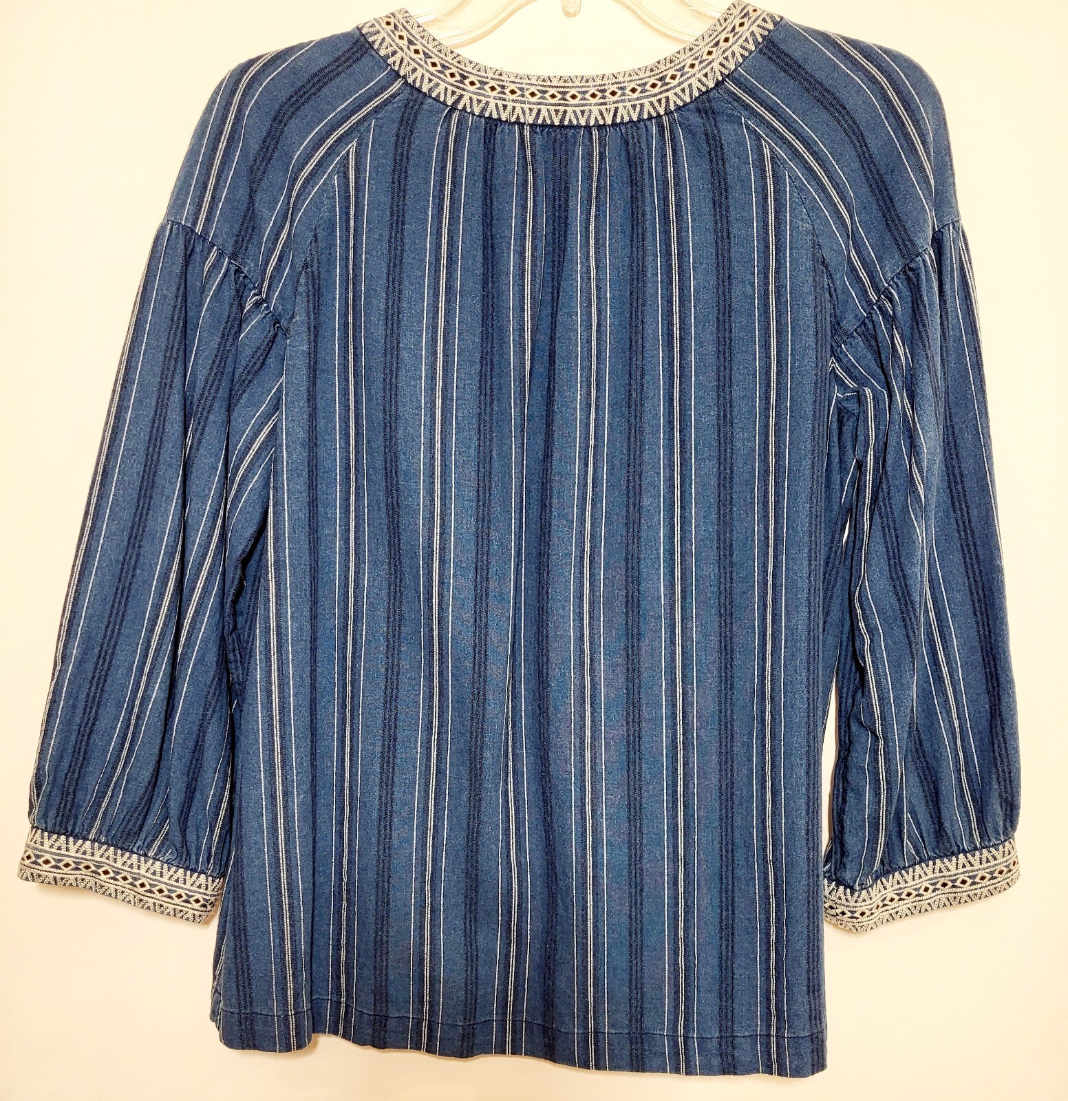 Massimo Dutti Blouse, M. Cotton, 25″ L. Blue/white Striped. Hand Wash. Exc Cond