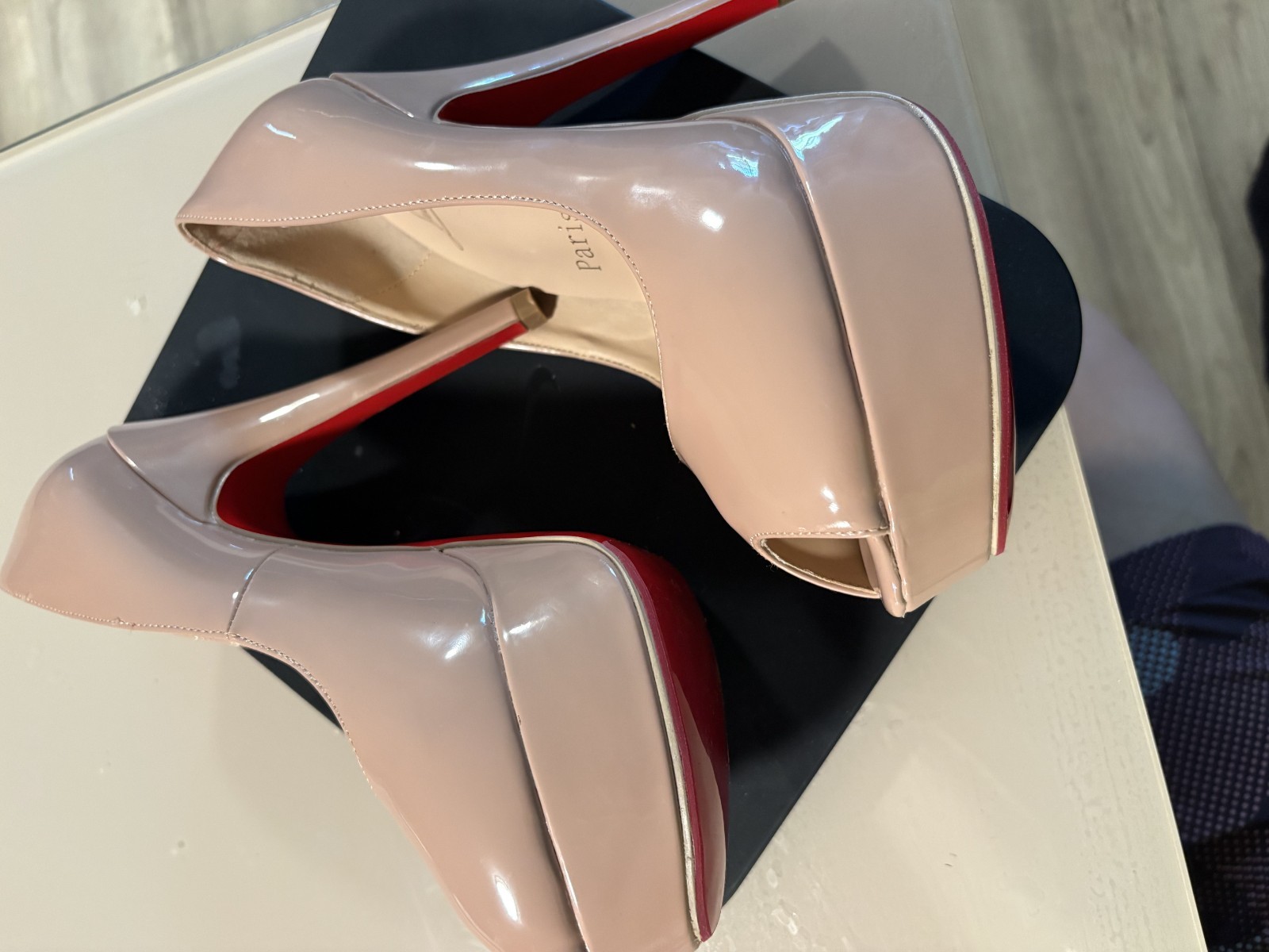 Christian Louboutin Sz 39 New Very Prive Heels Red Bottom Nude Patent Leather