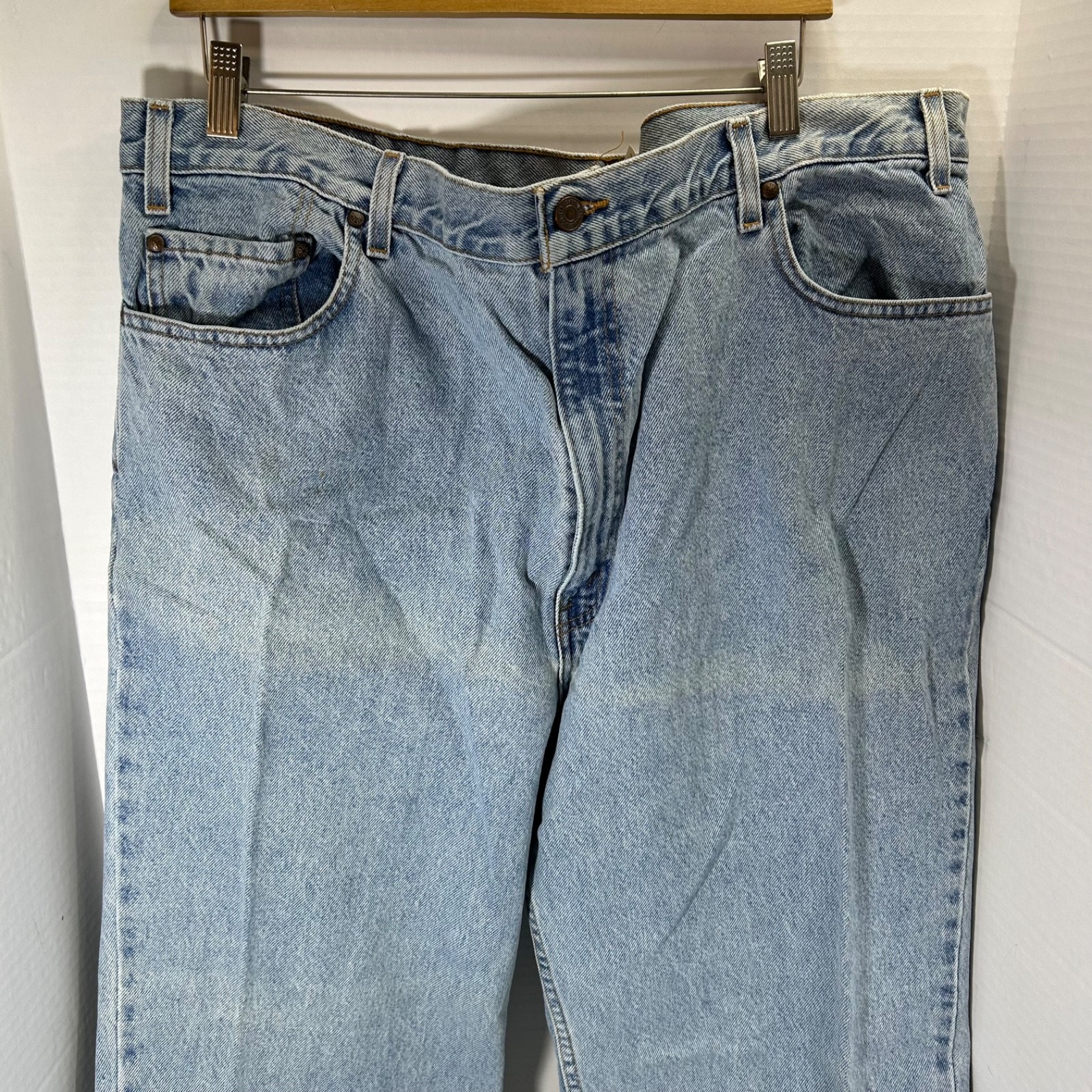 Vtg Levi’s 540 Jeans Men’s 44 x 30 Relaxed Fit Blue Denim Brown Tab Mexico Light