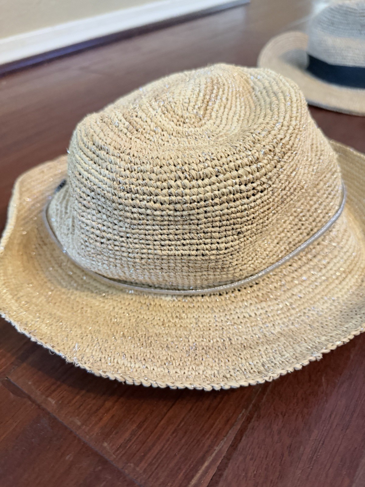 Tommy Bahama Women’s Beige Woven Straw Sun Hat Wide Brim Silver Bow, One Size