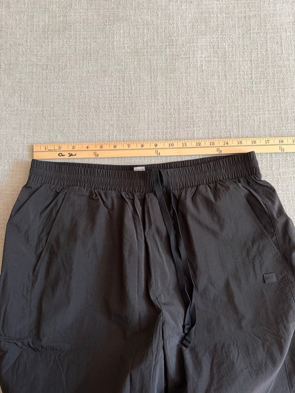Victoria’s Secret VSX Power Lightweight Womens Black Parachute wind pants large