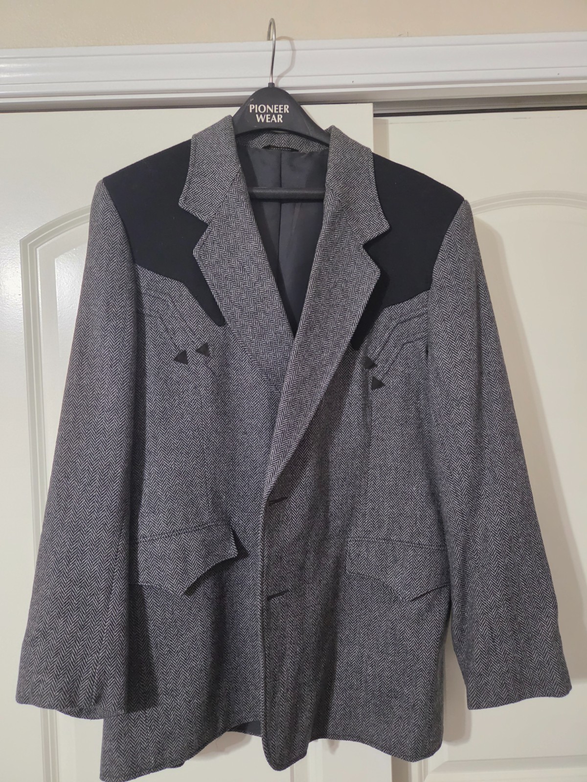 Vintage Pioneer Wear Western Sport Coat Blazer 44 Gray Herringbone USA