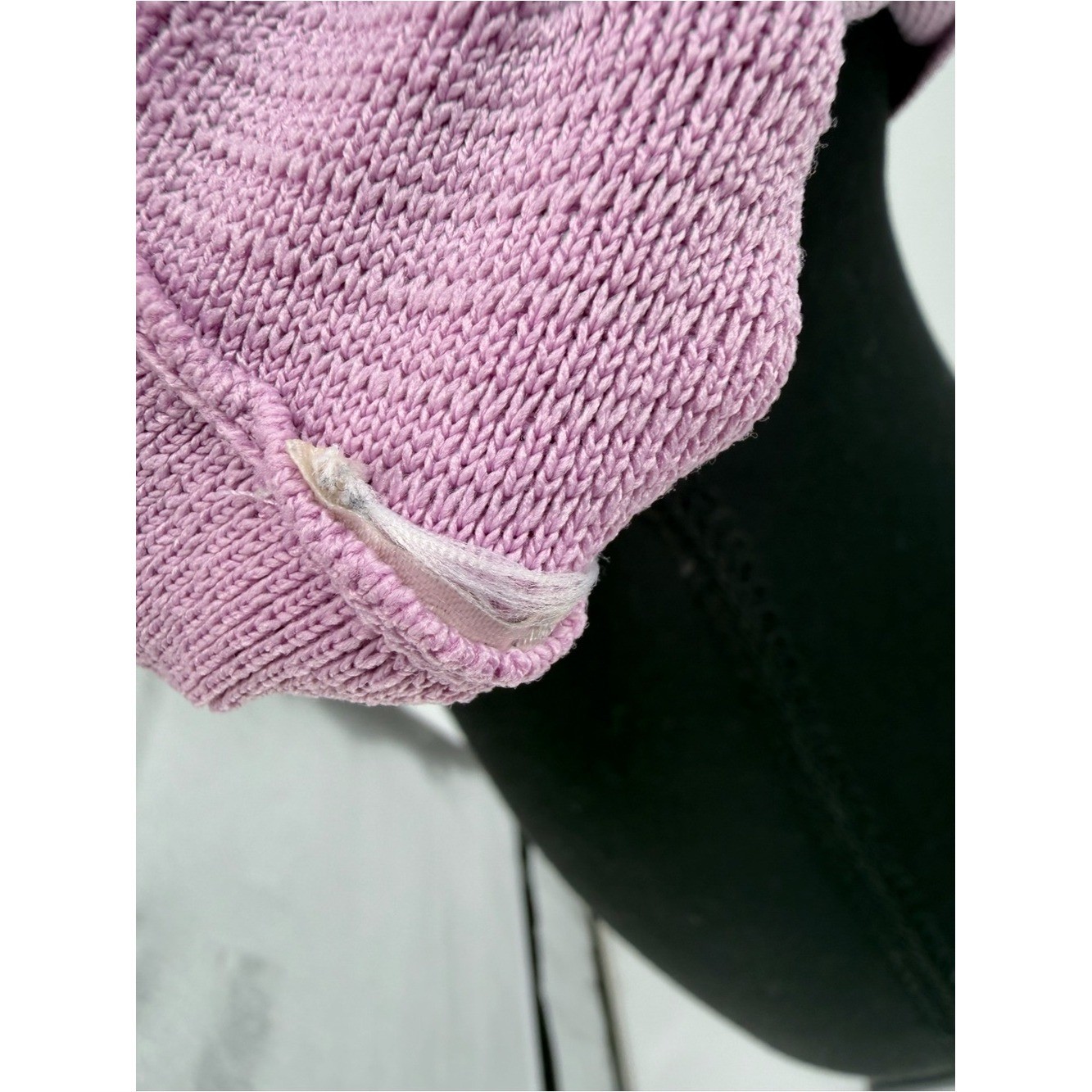 Babaton Ribbed Spaghetti Strap Crop Top – lilac