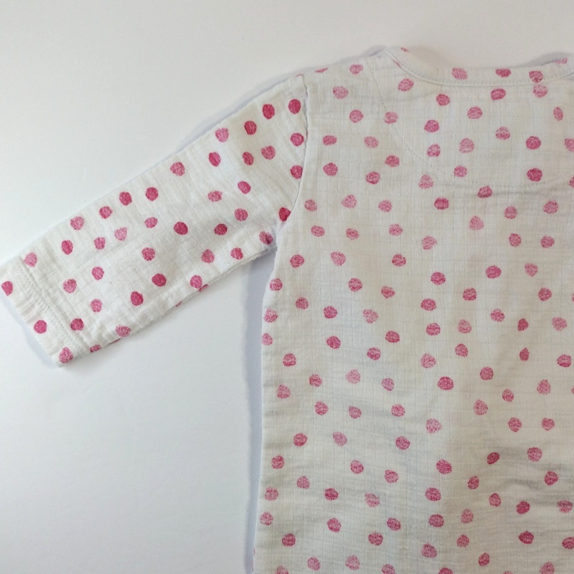 KeaBabies Soothe Zippy Swaddle Wrap 0-3M & Aden Girls Footed Sleeper 0-3M Pink