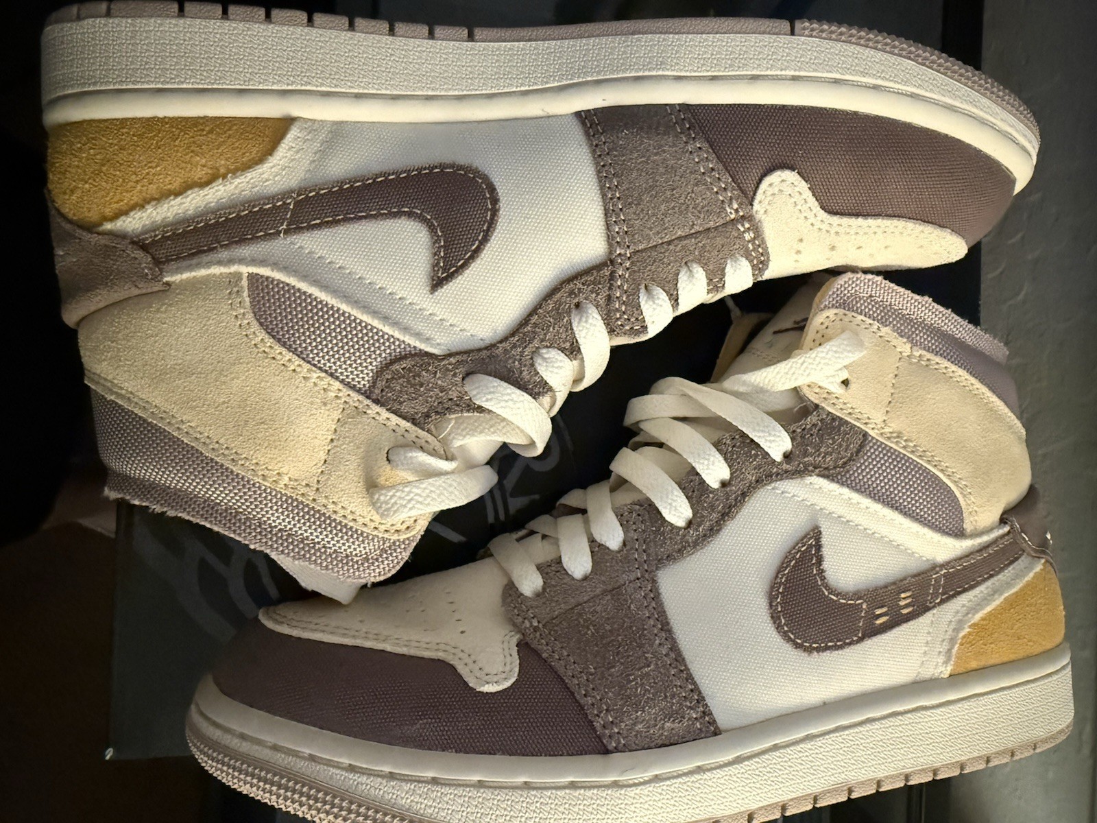 Jordan Air Jordan 1 Mid SE Craft “Inside Out” Sail Taupe DM9652-102