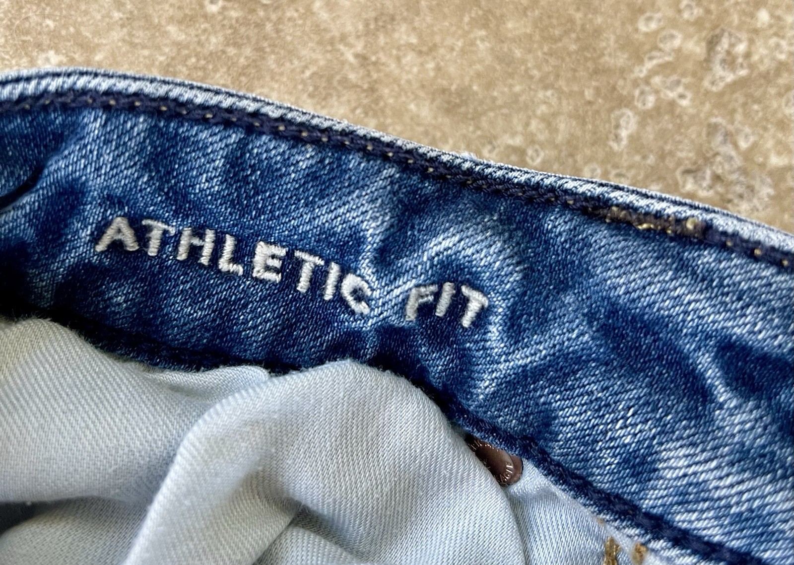 American Eagle Airflex+ Athletic Fit Straight Jeans Medium Wash Blue Men 28×28