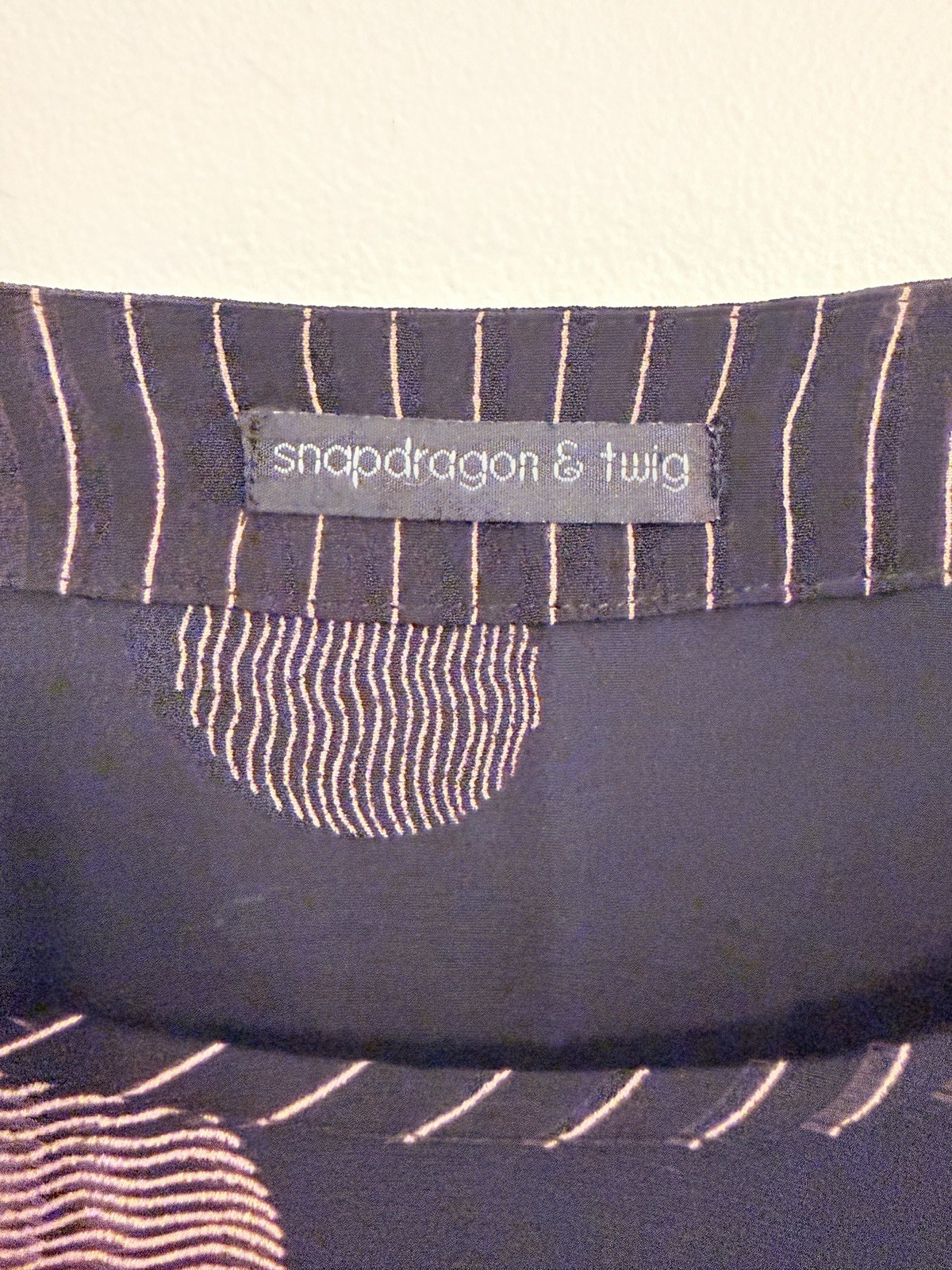 Snapdragon & Twig Black Artsy Asymmetric Hem Tunic Blouse Top XL Rayon Flowy