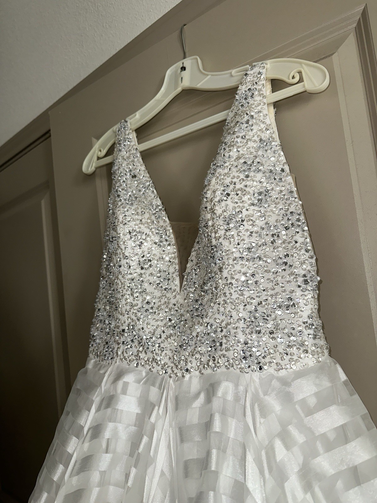 Morilee White Sequin V-Neck Sleeveless Organza Full-Length Ball Gown Size 12