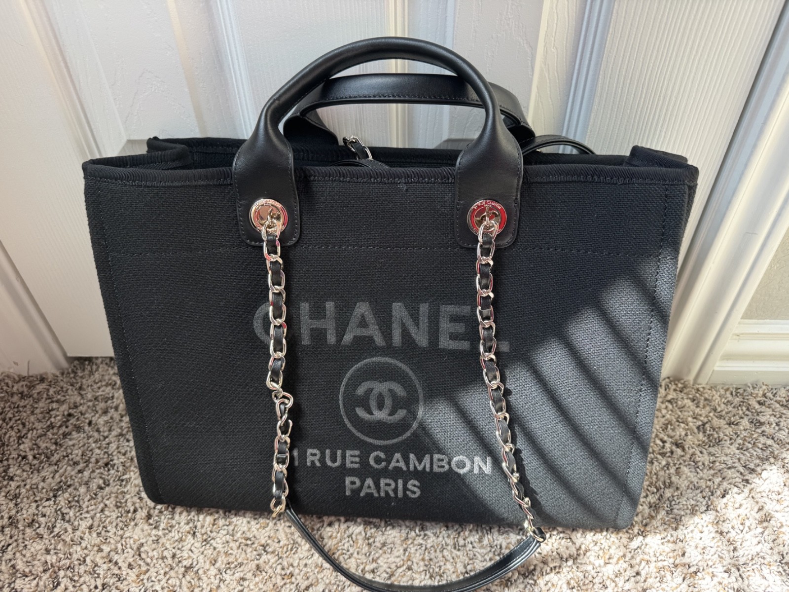 CHANEL Deauville 31 Rue Cambon Tote Bag – Never Used