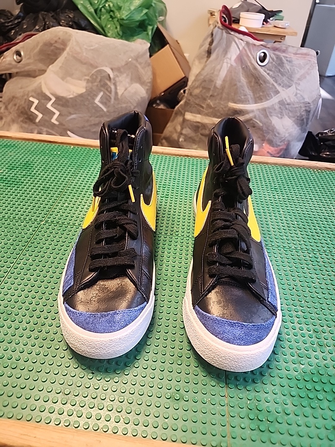 NIKE Mens Peace Love & Basketball Blazer Mid ’77 Multi Black Blue Yellow Sz 10.5
