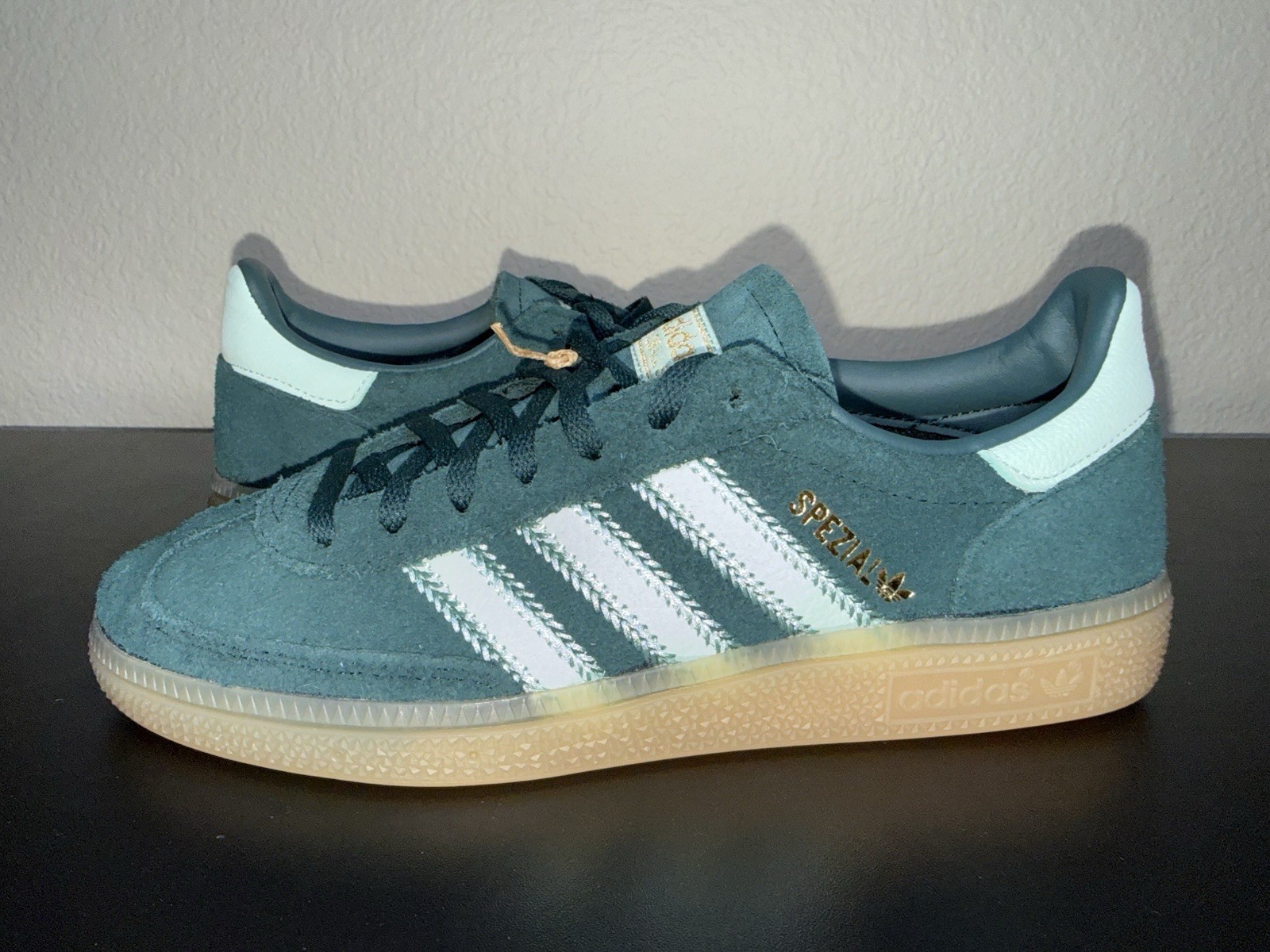 adidas Handball Spezial Women’s Sneakers NWT Aurora Ivy Green Size 7 NWT NWB