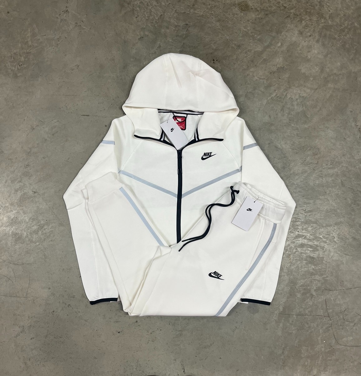Size Medium – Nike Tech White Reflective Full-Zip Hoodie & Joggers FREE SHIPPING