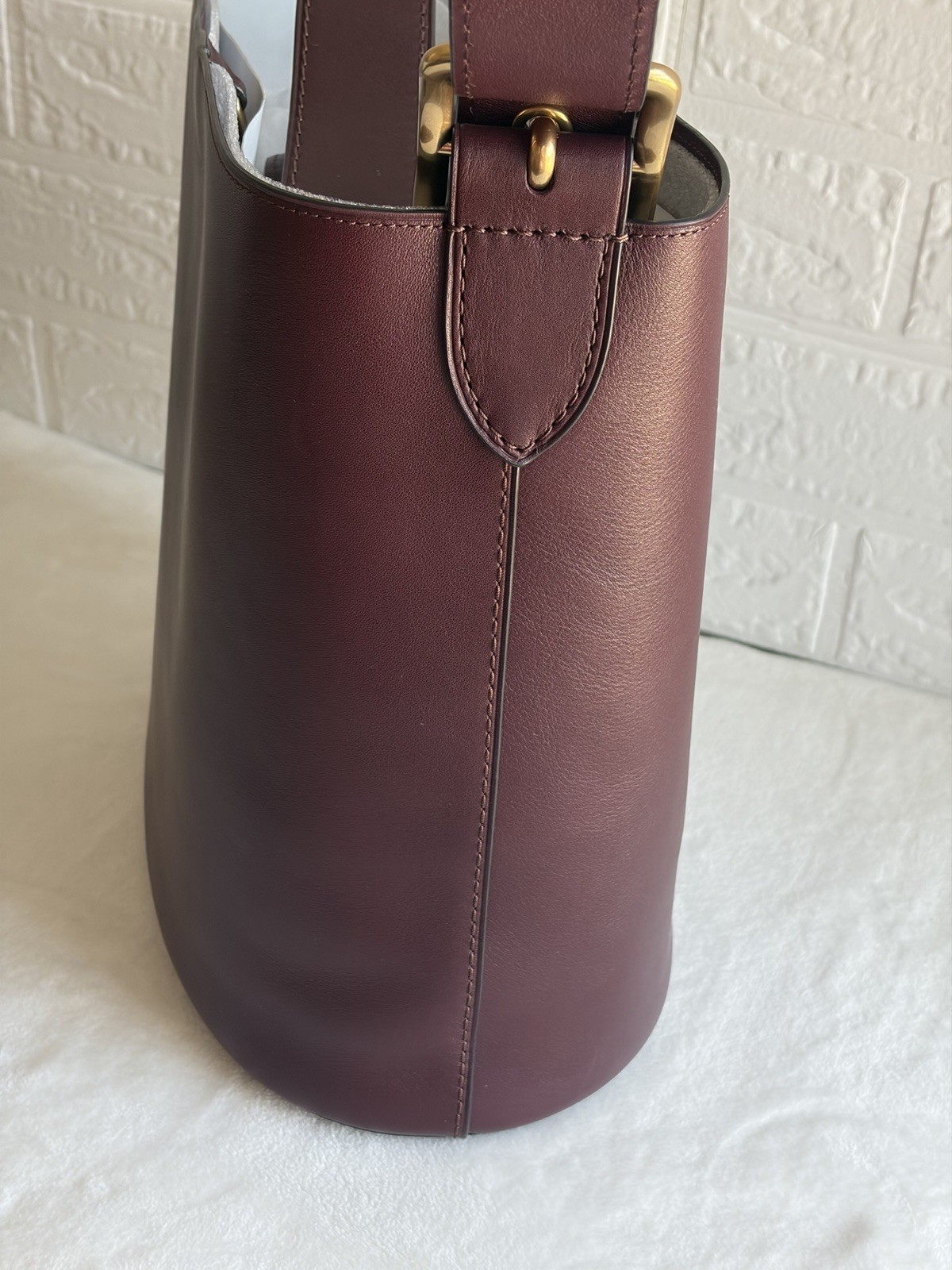 Coach Burgundy Bucket Drawstring Bag w/ Pouch Adjustable Strap Gold Hardware