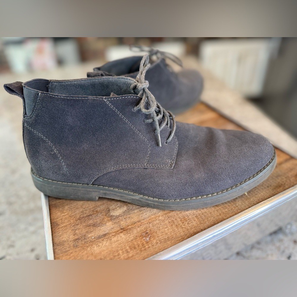 BRUNO MARC Gray Suede Boots