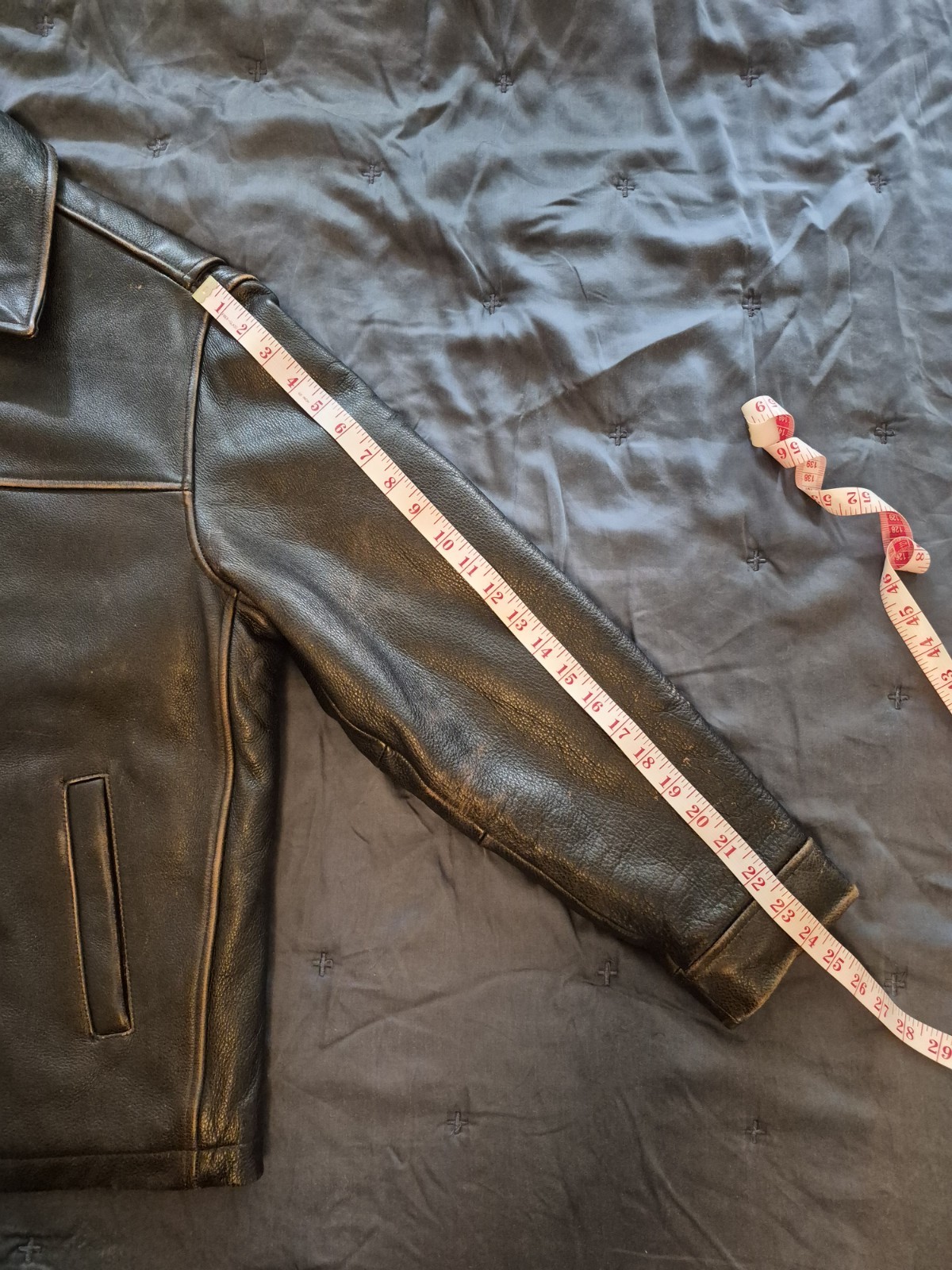 Eddie Bauer Men’s Black Leather Jacket Size M Full Zip Quilted Lined Pockets