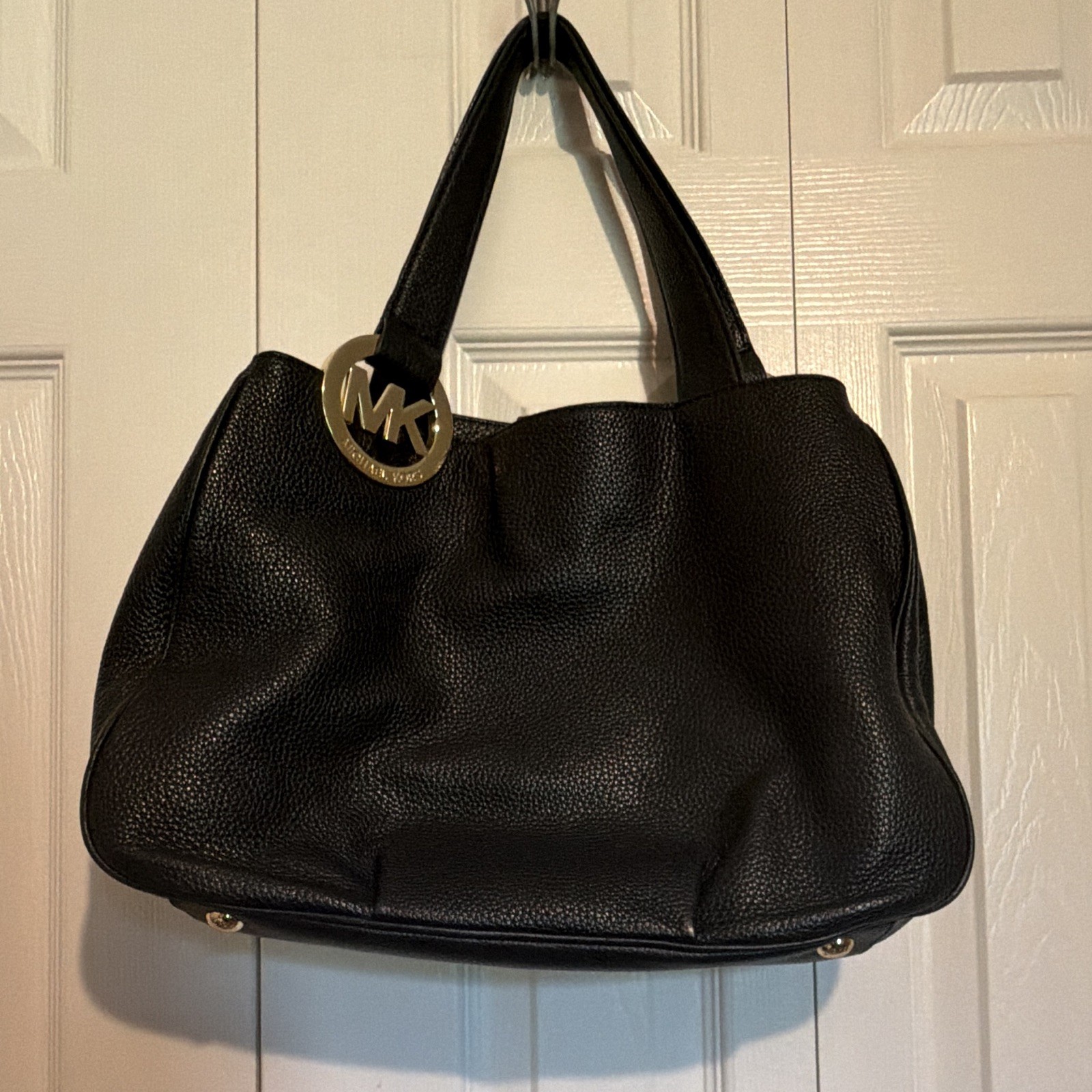 Michael Kors Black Pebbled Shoulder Bag Gold Hardware Logo Charm Zip Magnetic