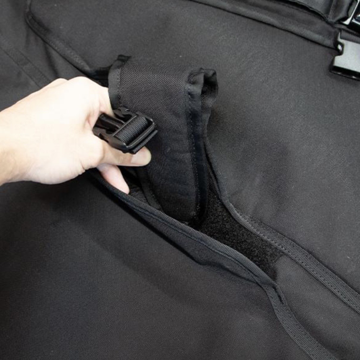 Chrome Berlin Pro Messenger Bag Huge 52L Iconic Black Durable Waterproof NEW