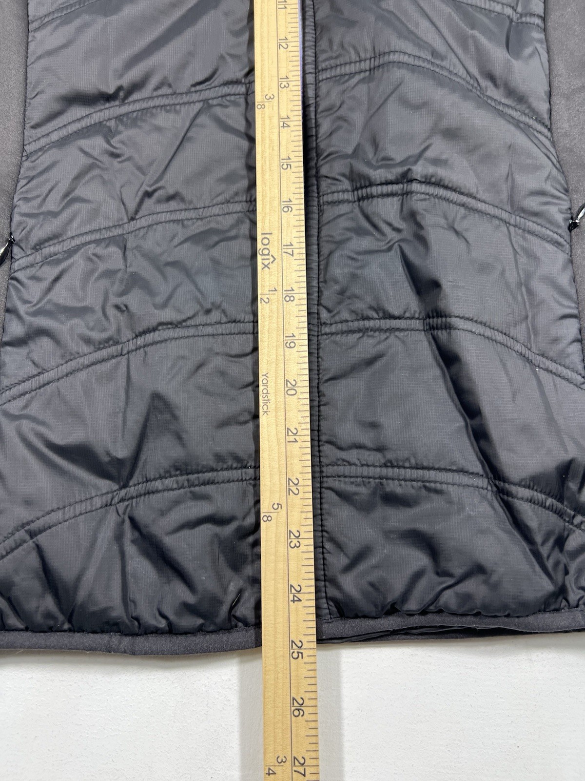 ATHLETA Womens M Flashback Quilted Puffer Vest Ombre Outdoor Hiking Zip Up