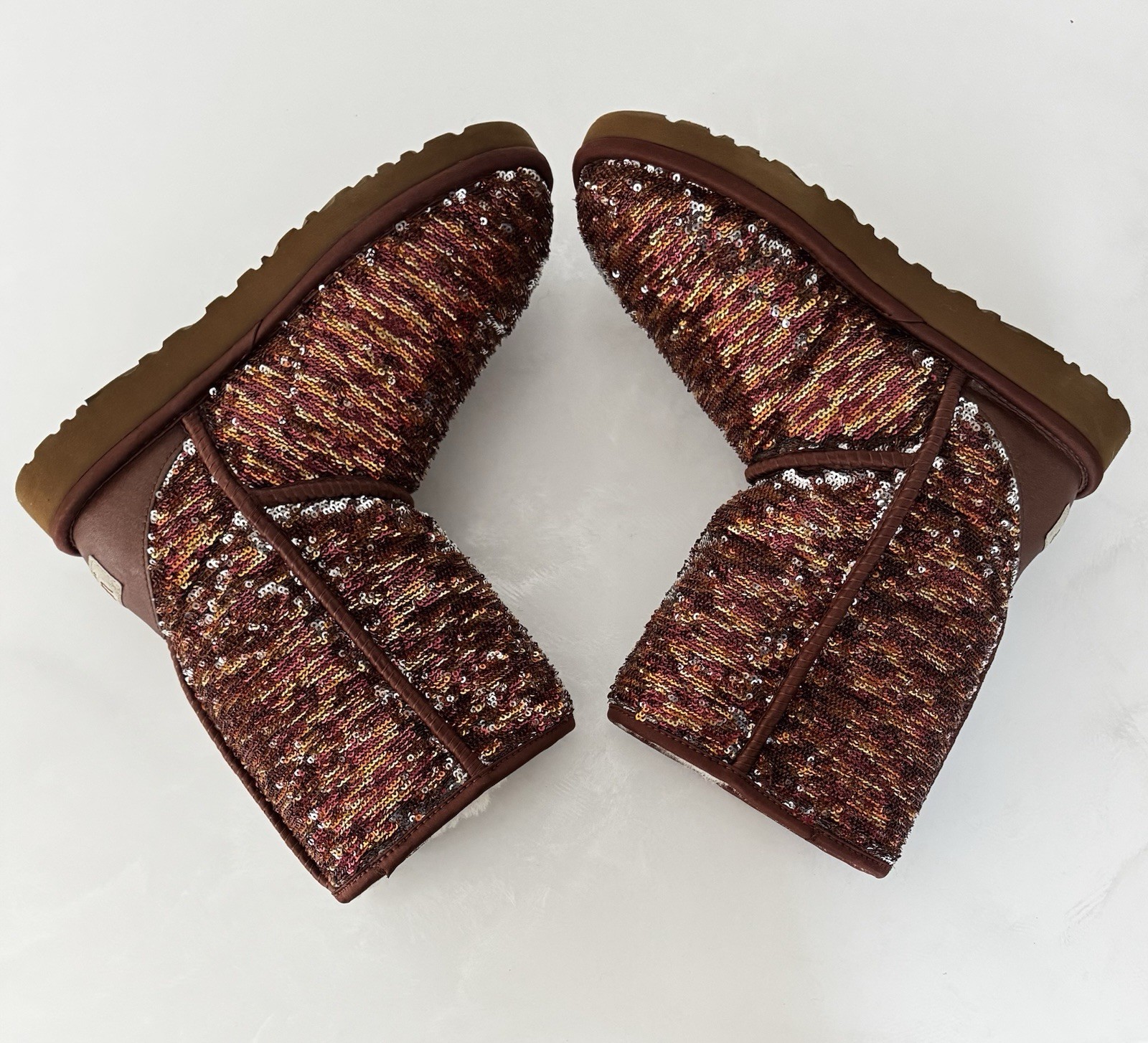 UGG CLASSIC SEQUIN AUTUMN SILVER 2 TONE HOLIDAY EDITION WOMEN SIZE 7 RARE 🔥