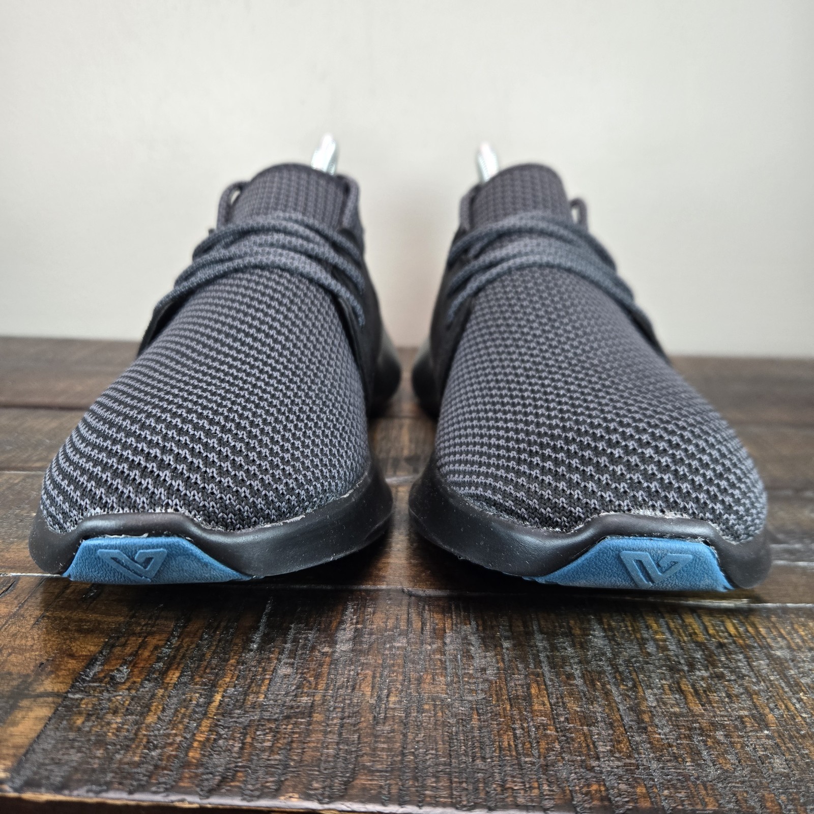 Vessi Everyday Classic Womens Size 9 Waterproof Shoes Sneakers All Black