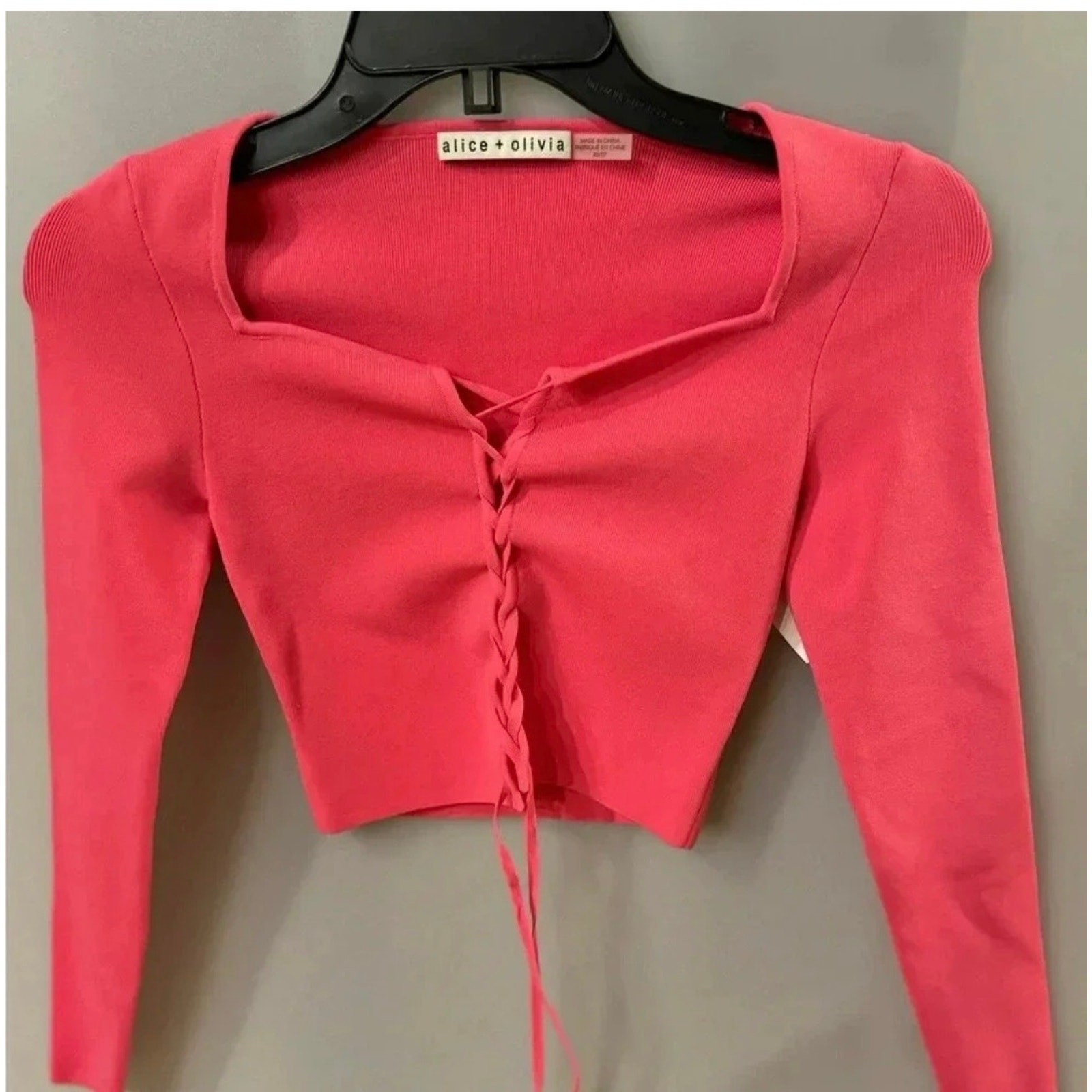 Alice + Olivia Hilaria Pink Lace Top – Elevate Your Style! NWOT