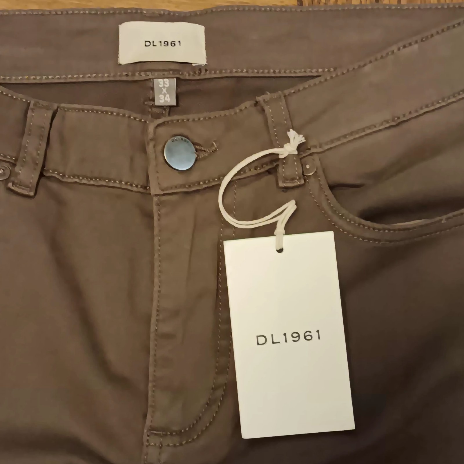 DL 1961 Men’s NWT Russell Slim Straight Pants Ultimate Knit Size 33X34