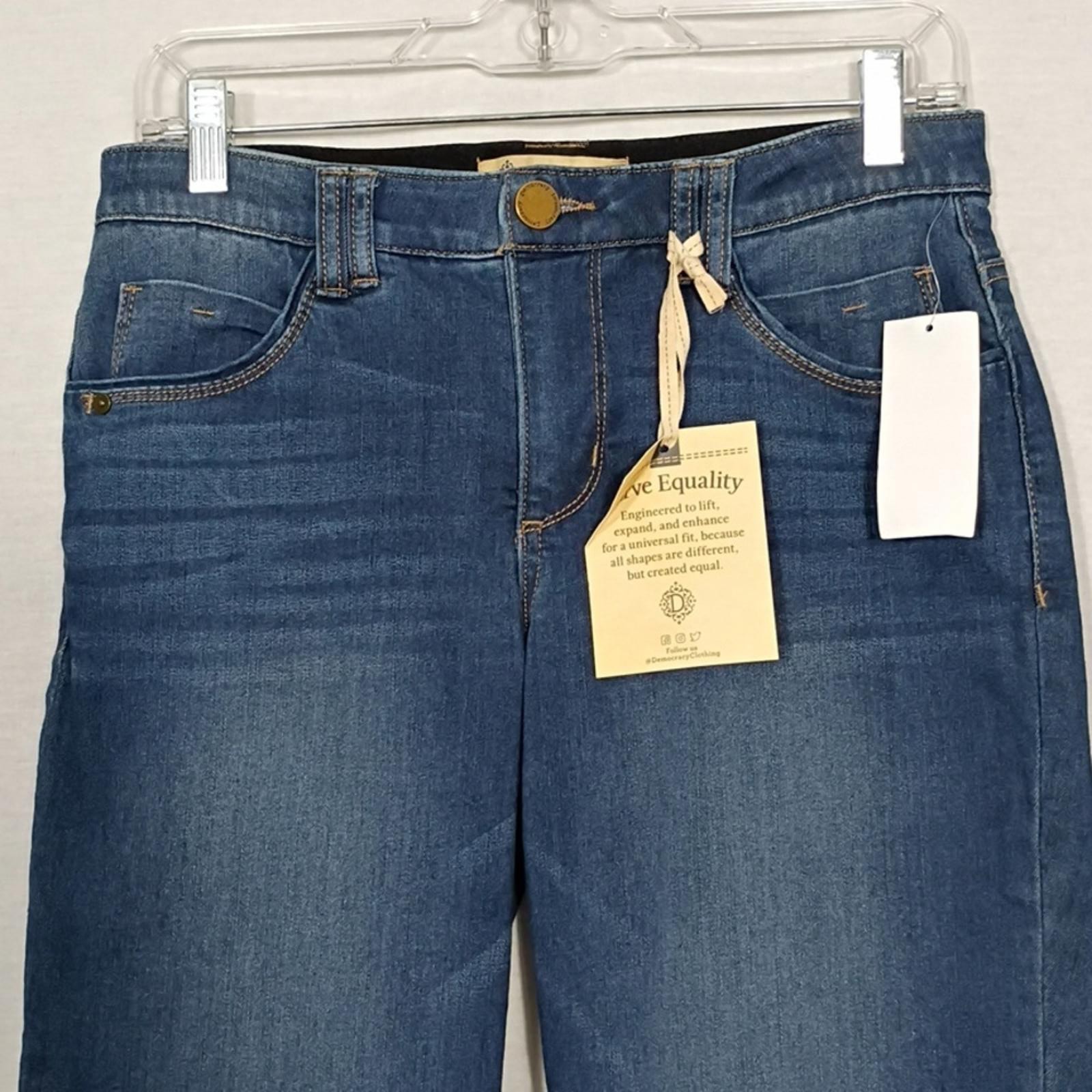 NWT Democracy Blue Ab Tech Skimmer With Fray 18 Inch Inseam Womens Size 6