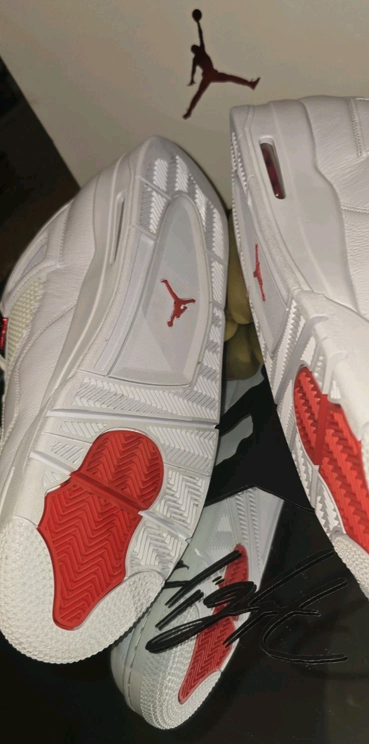 Air Jordan 4 Retro “Metallic Red” (2020) in US Size 15. OG BOX / 9.2/10