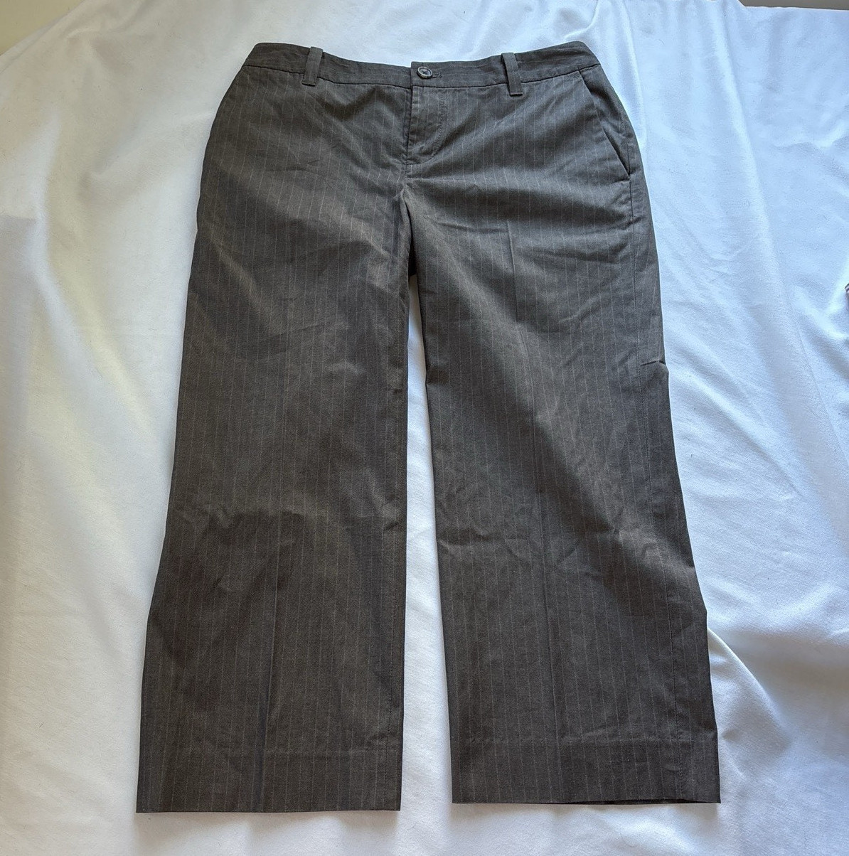 Banana Republic Women’s Gray Pinstripe Dress Pants Straight Mid Rise Pockets