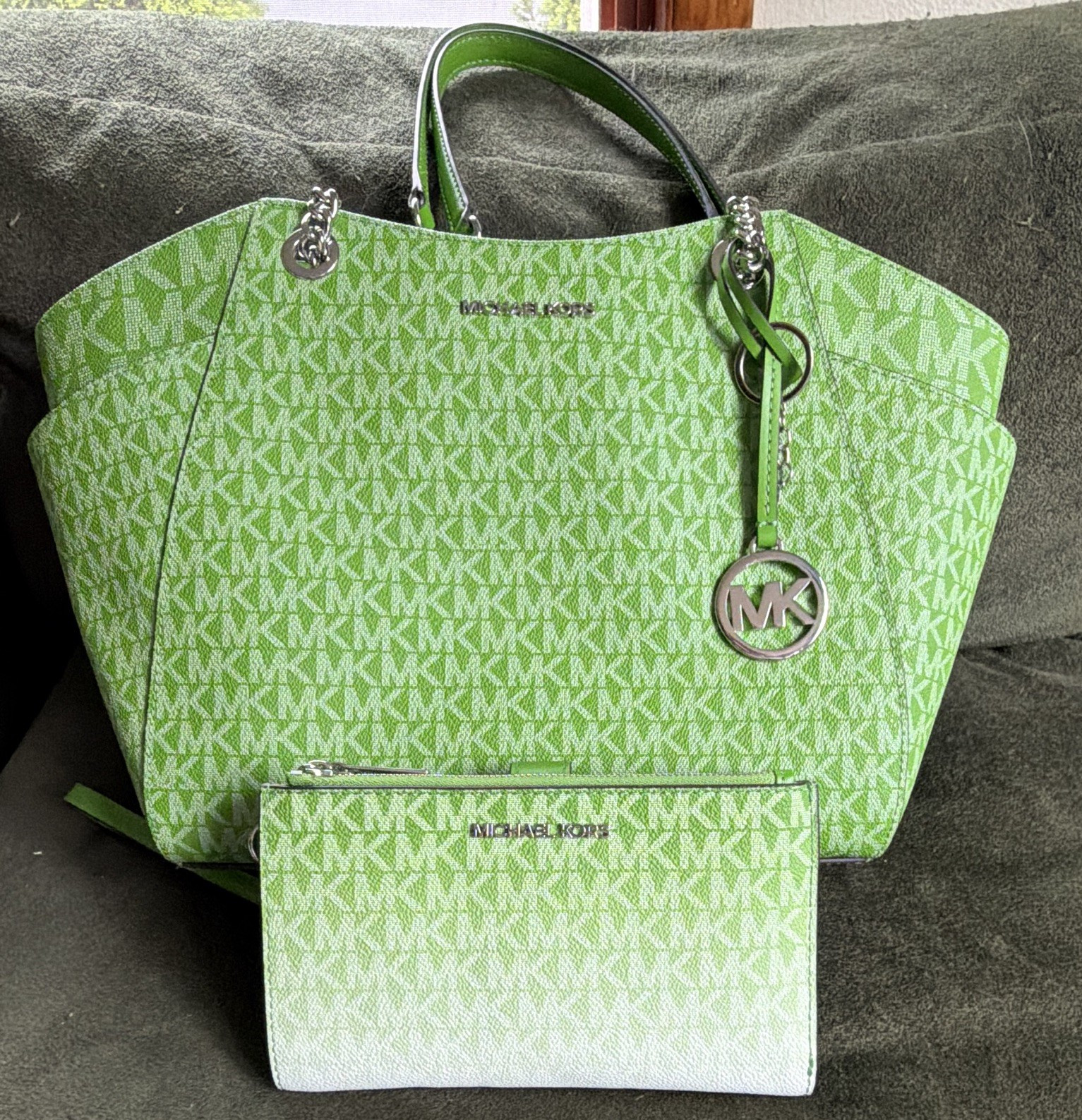 Michael Kors Jet Set Large shoulder Bag and Jet Set Double Zip Wristlet Wallet