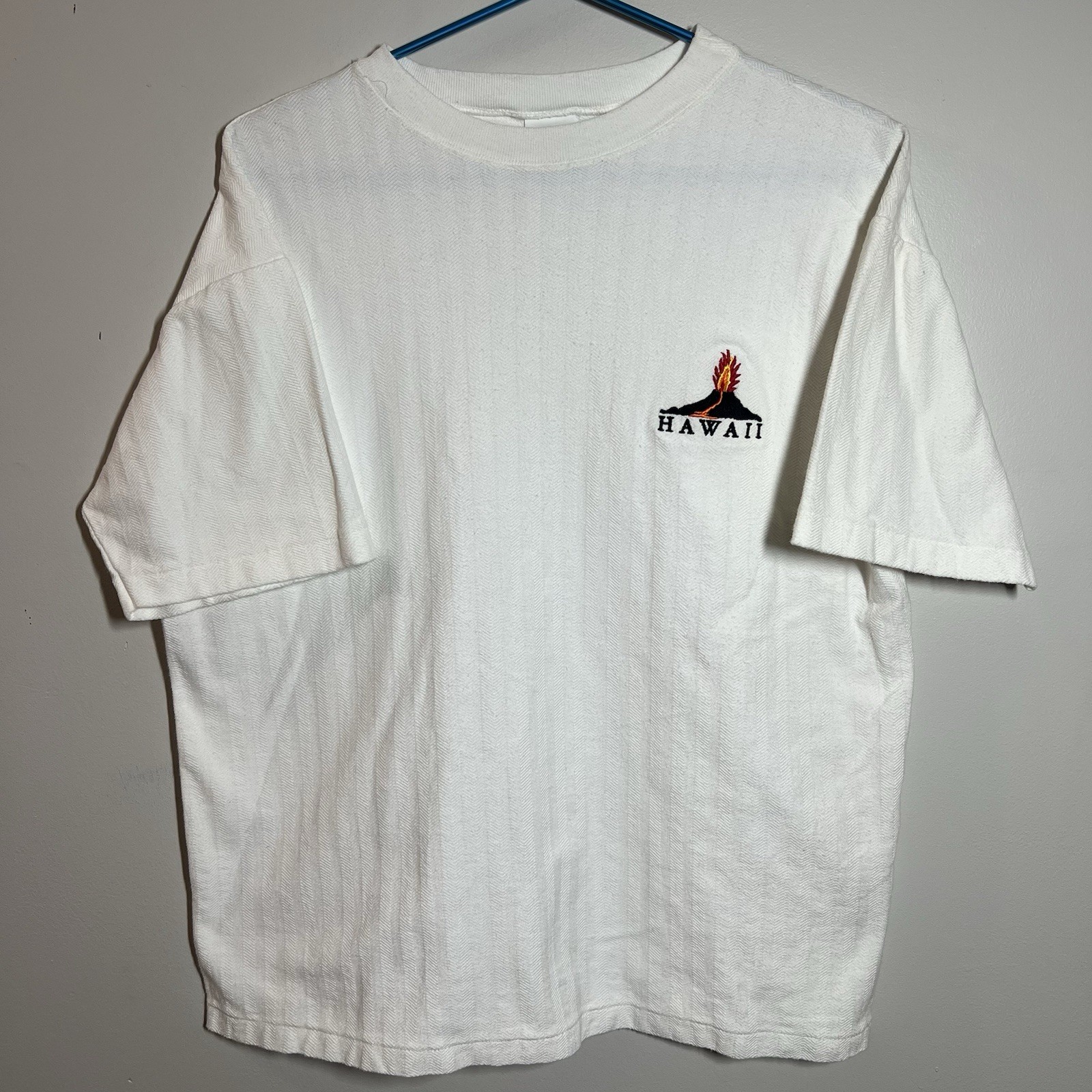 AUTHENTIC VINTAGE 80s Large Cal Cru White Hawaii Textured Short Sleeve T-Shirt