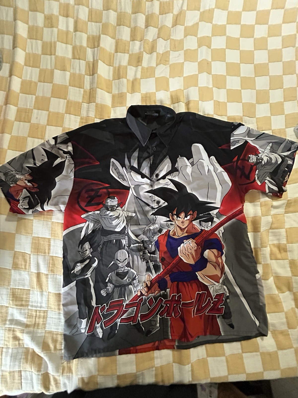 Dragon Ball Z Men’s XL Goku Graphic Print Short Sleeve Button-Up Shirt Black