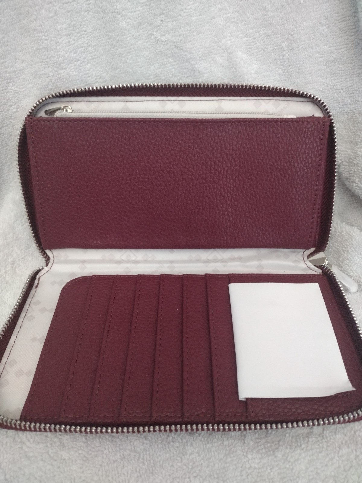 Thirty One All about the benjamins wallet, Burgandy color, NWOT