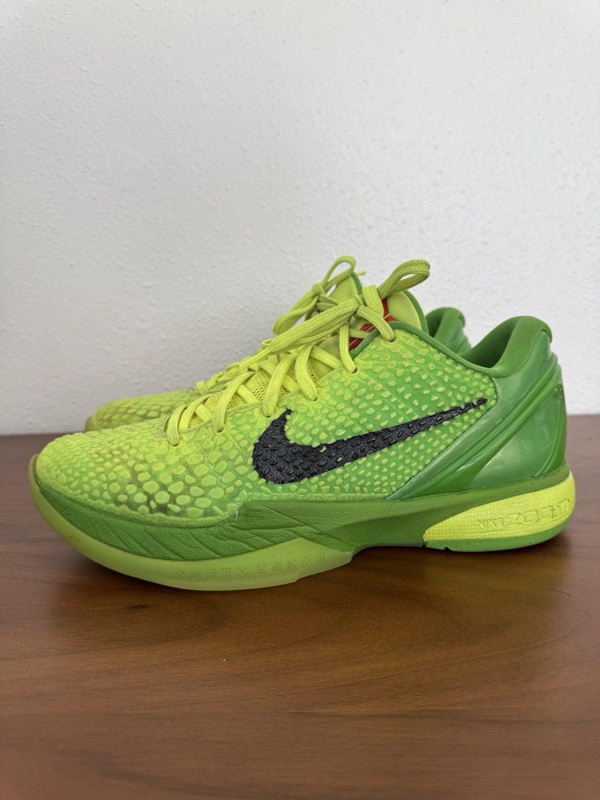 NIKE KOBE 6 PROTRO USED SIZE 9 GRINCH GREEN APPLE VOLT CRIMSON BLACK CW2190 300