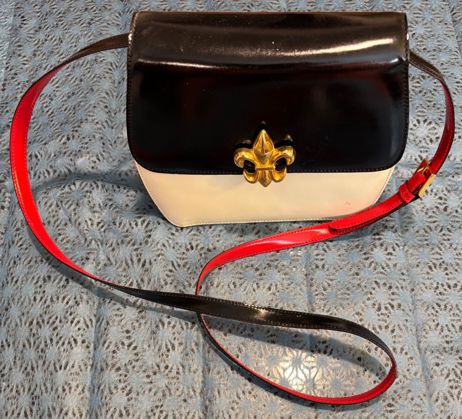 Vintage Moschino Redwall Crossbody Purse Fleur De Lis Clasp – Made In Italy