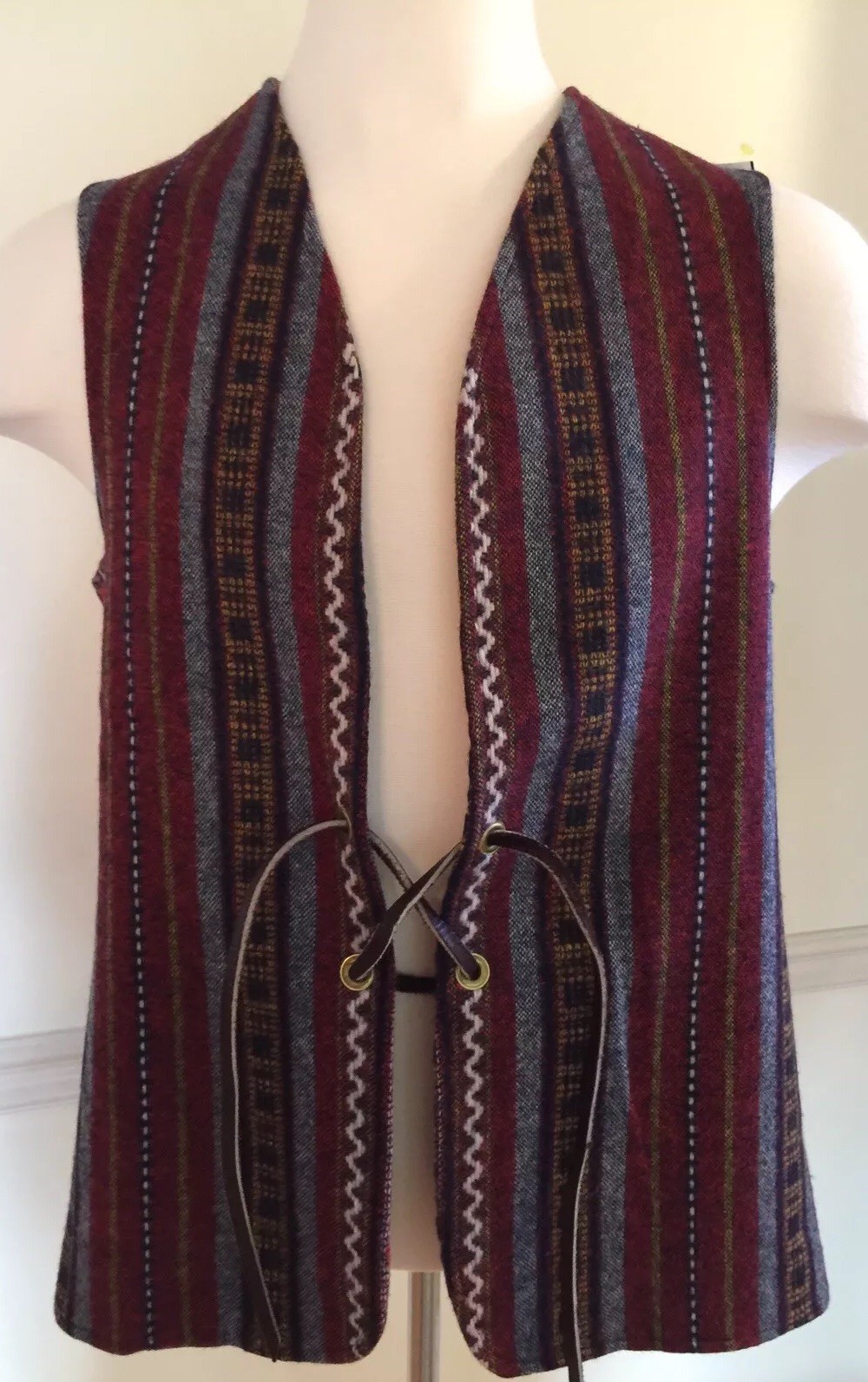 Woolrich Wool Vest Multi Patterned Large Lg L Leather Closure GUC – See Details