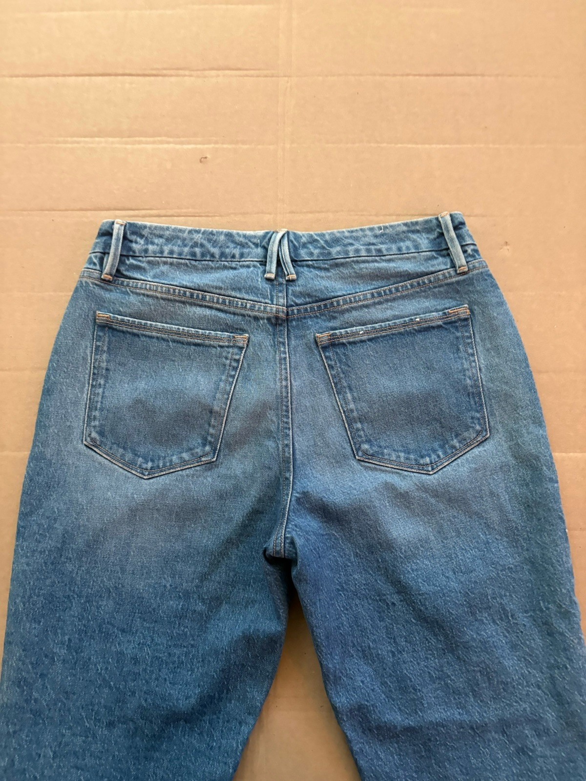 Good American Women’s Blue Medium Wash Denim Straight Jeans Raw Hem 8/29