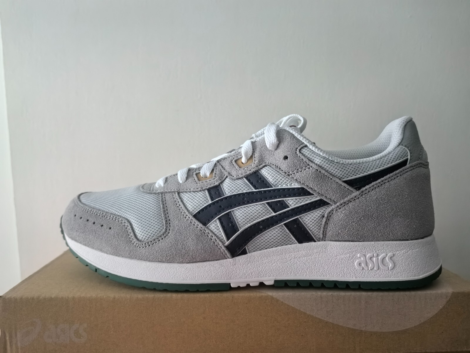 New! Mens Asics Lyte Classic athletic Shoes Sneakers – 8.5