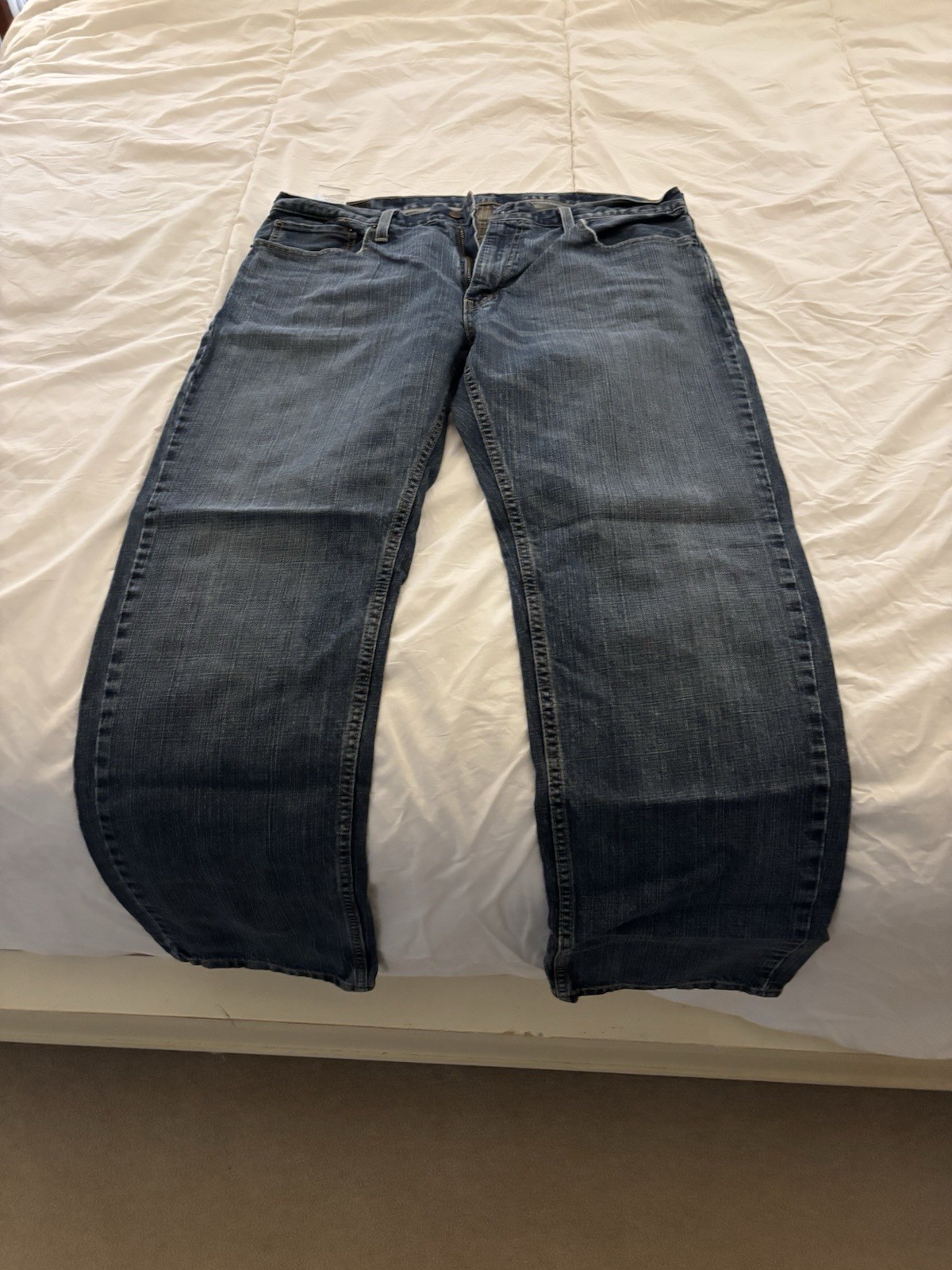 Levi’s Relaxed Straight Jeans Blue Denim Medium Wash Classic 505 Series Men’s