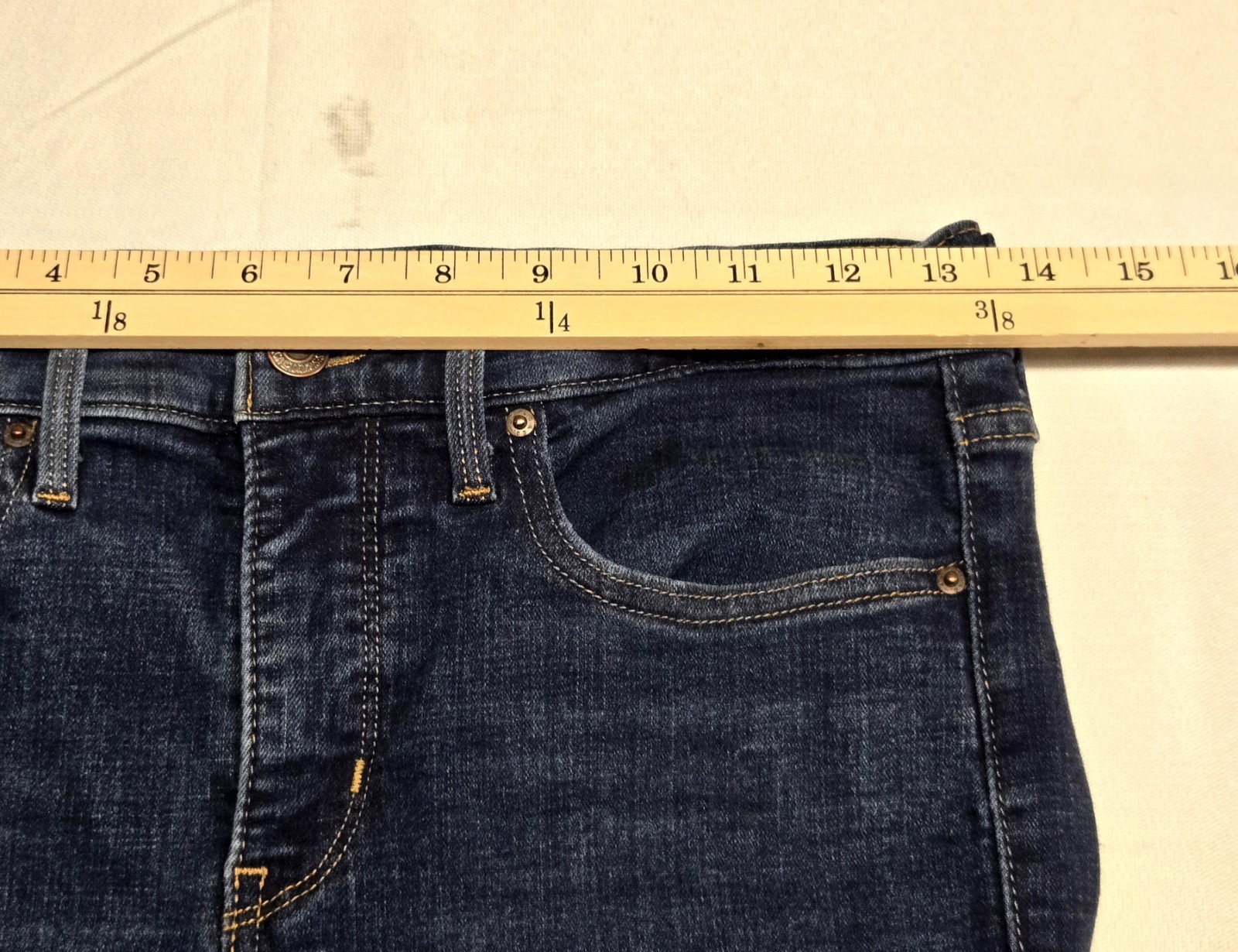 Levi’s 315 Shaping Mid-Rise Bootcut Blue Denim Jeans Women’s Size 28 X 32
