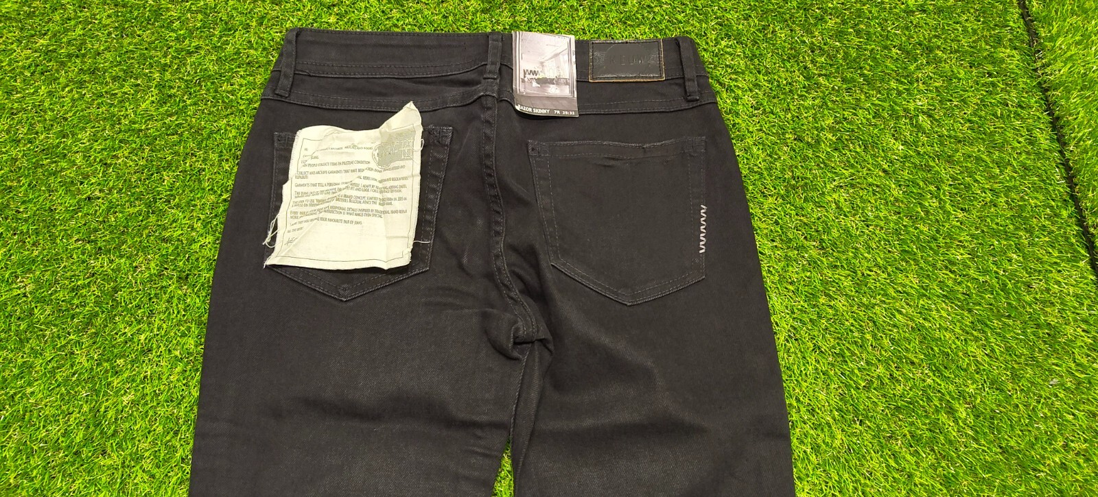 NEUW – Razor Skinny – Black Stone – 25W 32L (7R) New With Tags RRP $129.95