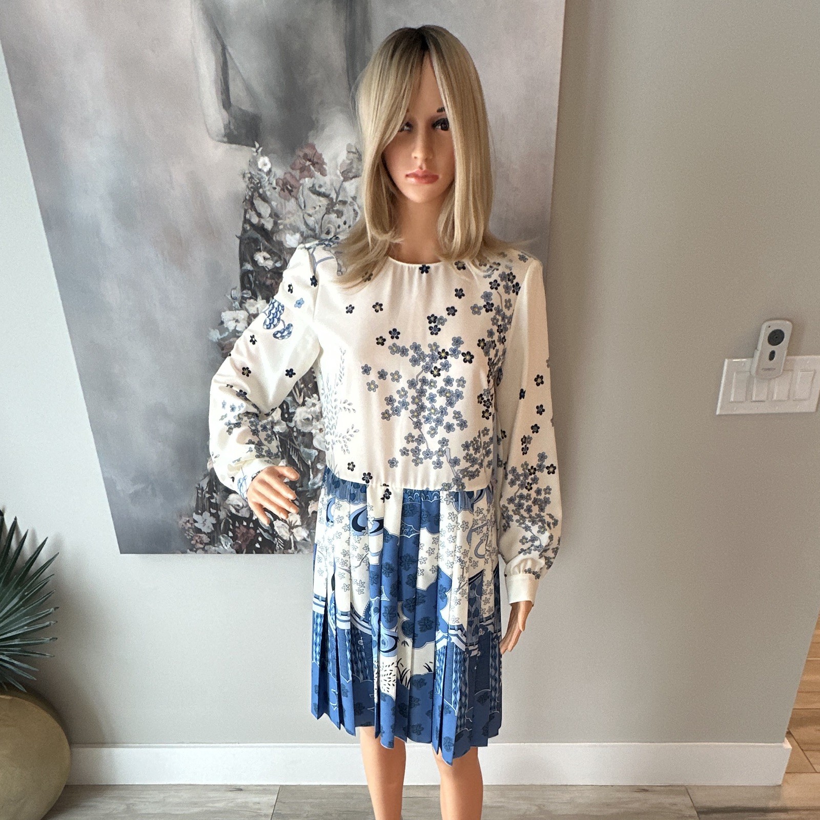 RED VALENTINO White Blue Floral Pleated Round Neck Long Sleeve Dress 44
