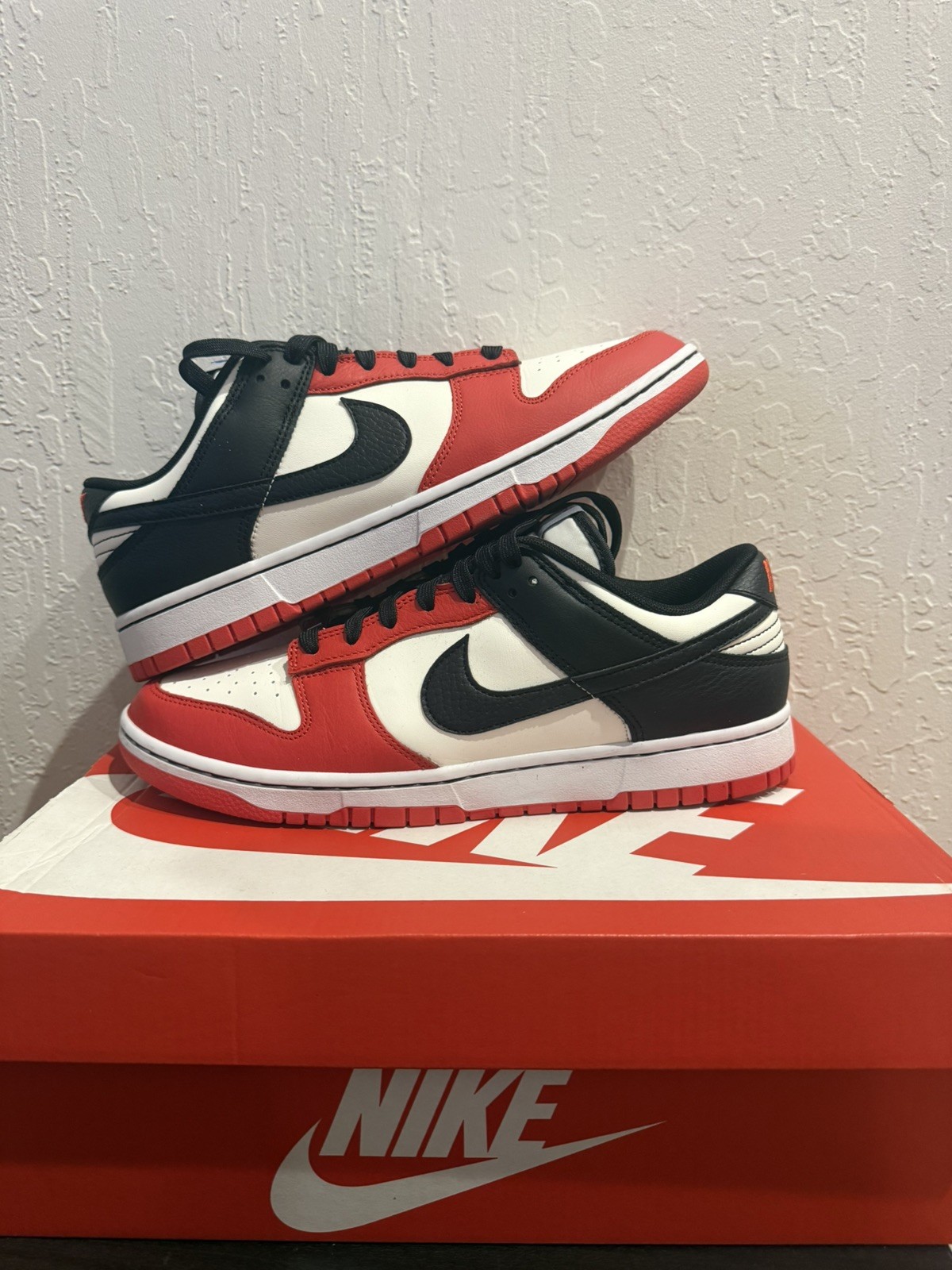 Nike Dunk Low EMB NBA 75th Anniversary Chicago DD3363-100 Men’s Size 10