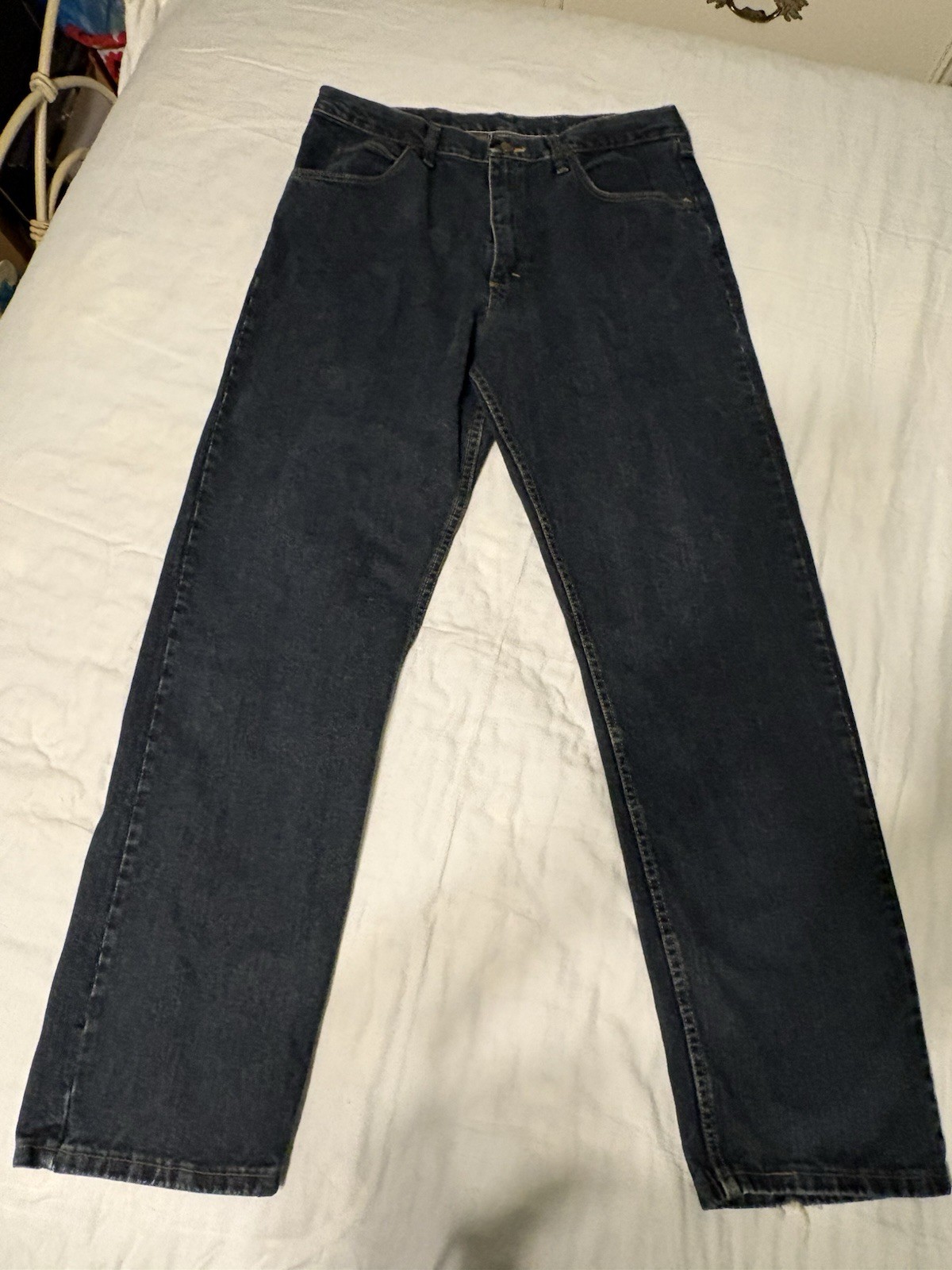 Wrangler Men’s Blue Dark Wash Denim Jeans Straight Regular Fit Mid Rise 36/32-34