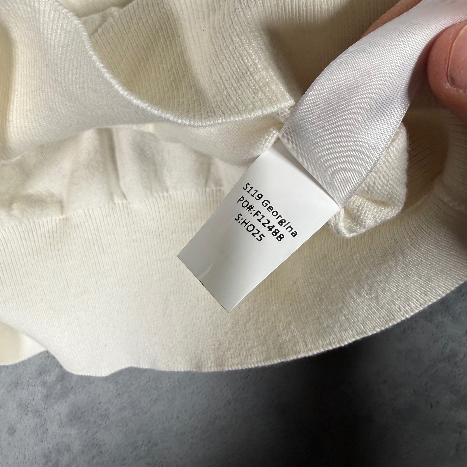 Perfect White Tee Georgina Cashmere V Neck Sweater Women’s Large New